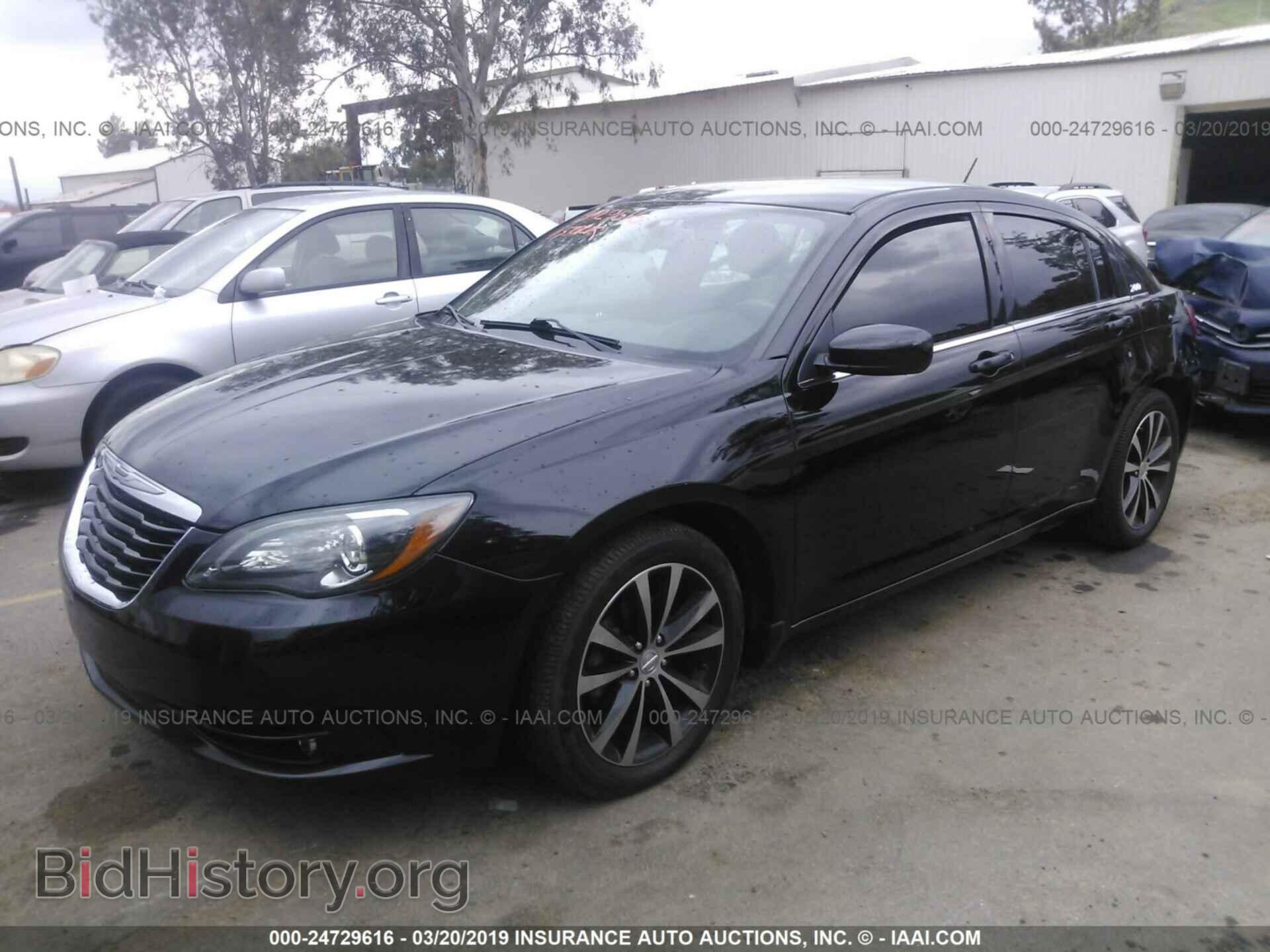2012 CHRYSLER 200 - VIN: 1C3CCBBG0CN276992 - Фото 2