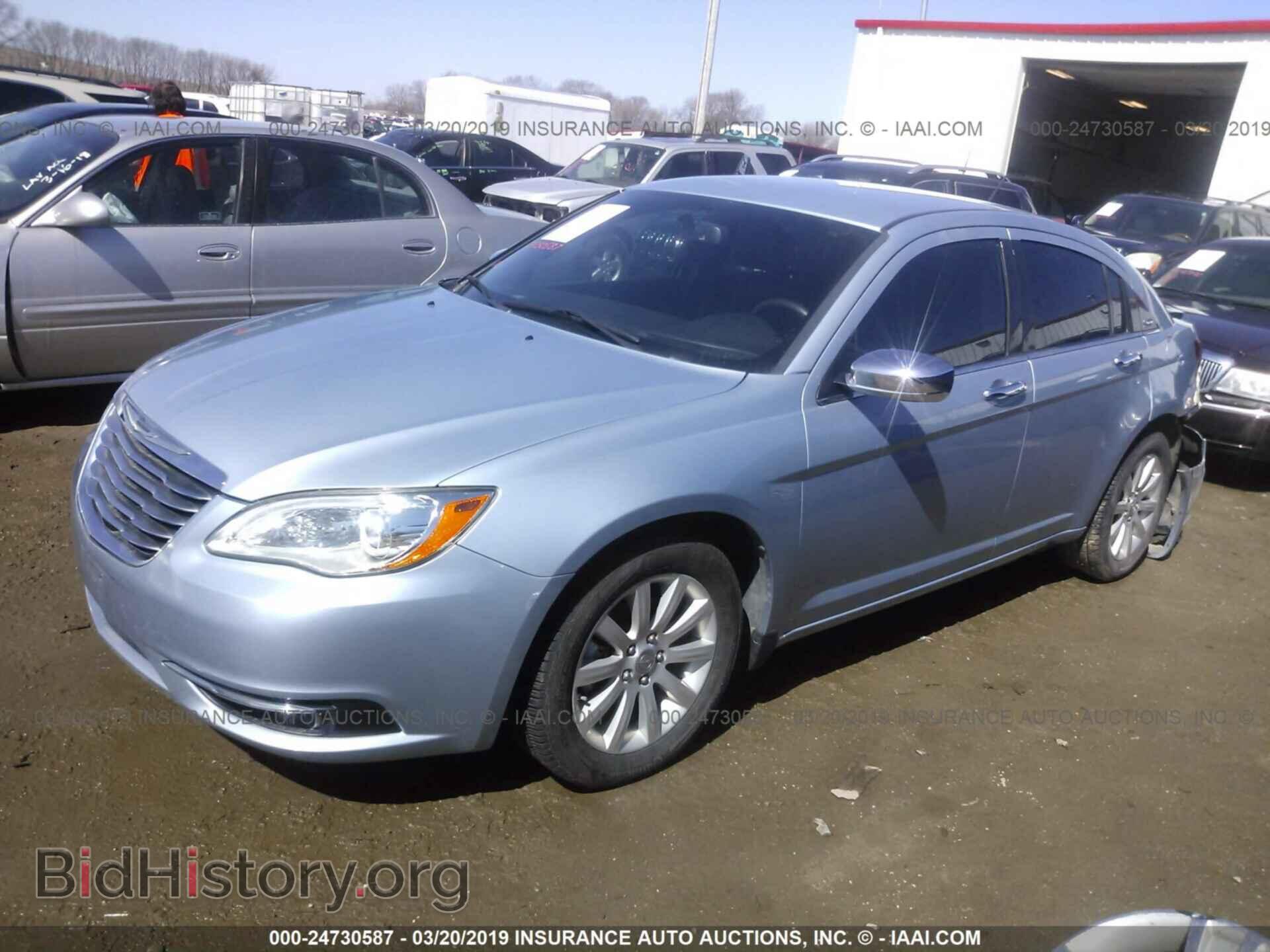 2013 CHRYSLER 200 - VIN: 1C3CCBCG1DN528264 - Фото 2