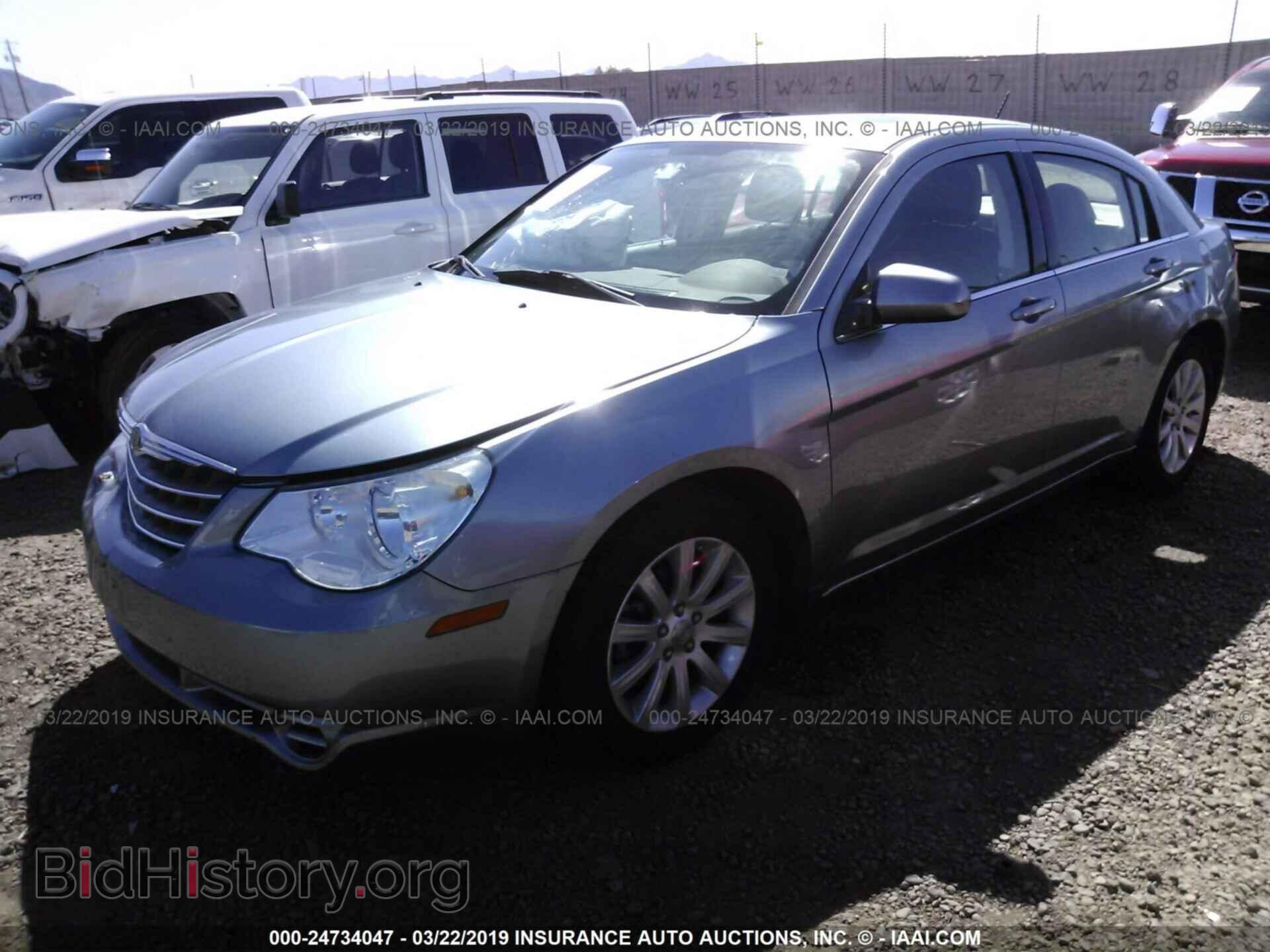 2010 CHRYSLER SEBRING - VIN: 1C3CC5FB6AN232072 - Фото 2