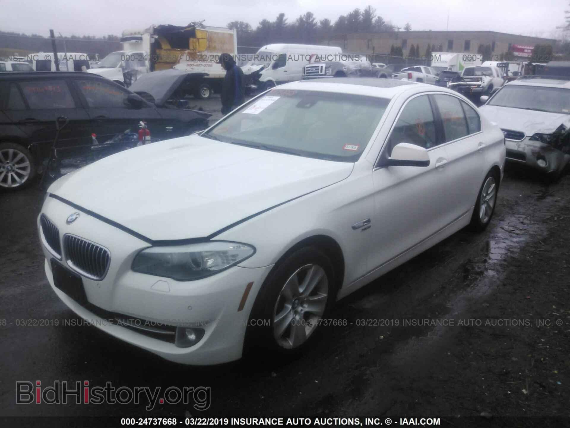 2012 BMW 528 - VIN: WBAXH5C57CDW07034 - Фото 2