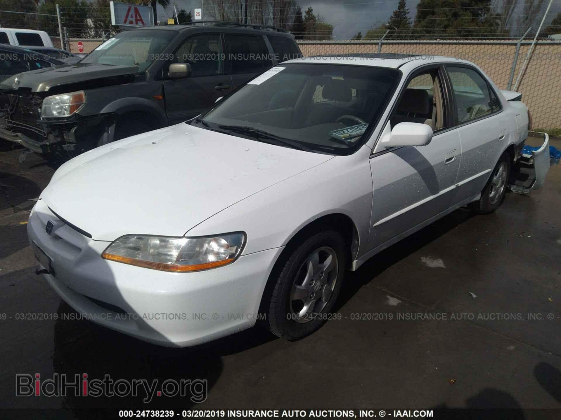 2000 SATURN LS2 - VIN: 1G8JW52R7YY658837 - Фото 2