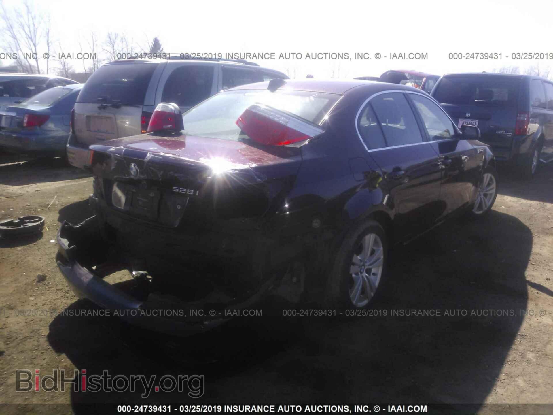 2010 BMW 528 - VIN: WBANV1C51AC158879 - Фото 4