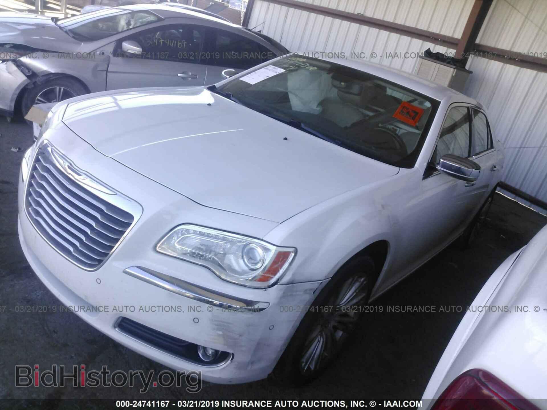 2011 CHRYSLER 300 - VIN: 2C3CA5CG5BH579666 - Фото 2