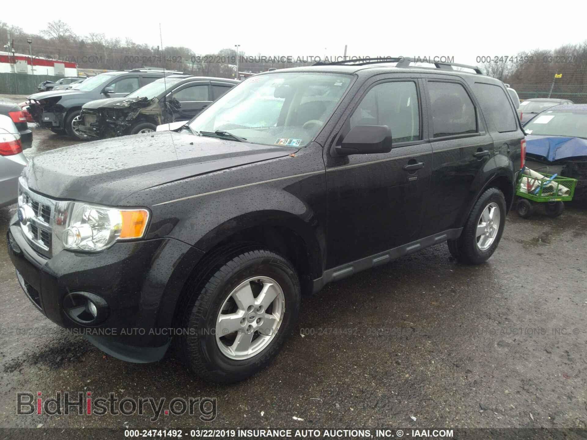 2011 FORD ESCAPE - VIN: 1FMCU0D76BKC25521 - Photo 2