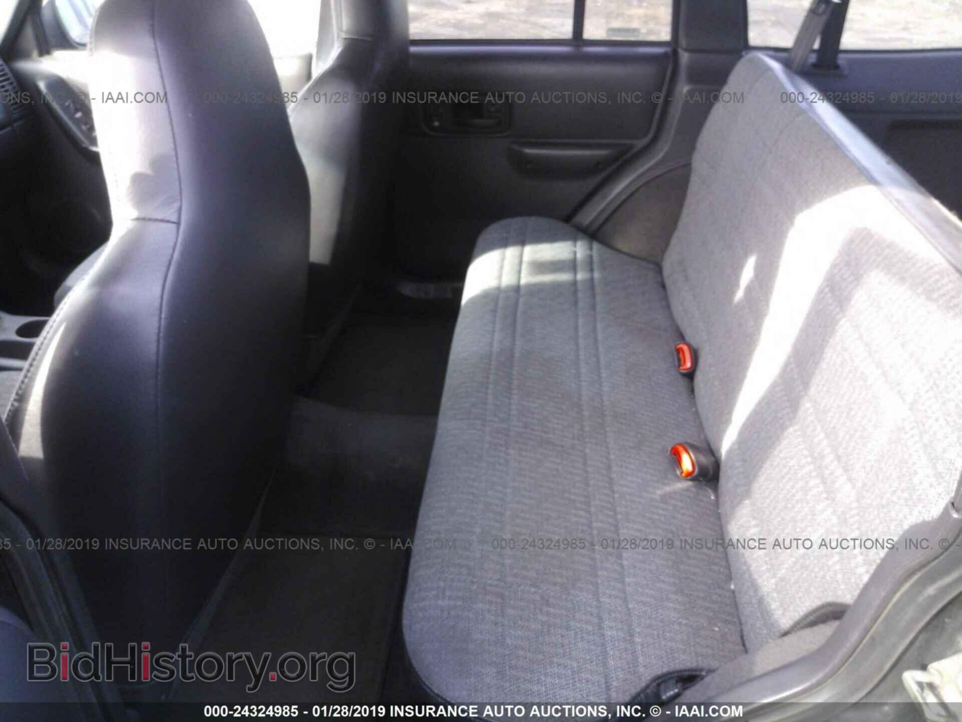 2013 CHRYSLER 300 - VIN: 2C3CCAAG2DH722906 - Фото 8