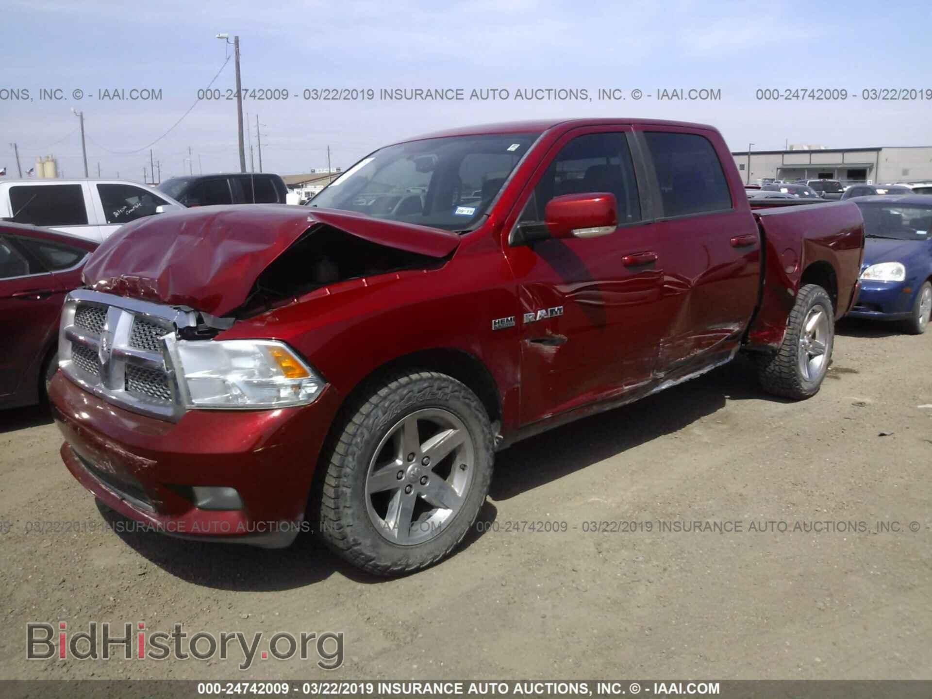 2010 DODGE RAM 1500 - VIN: 1D7RB1CT9AS164811 - Фото 2
