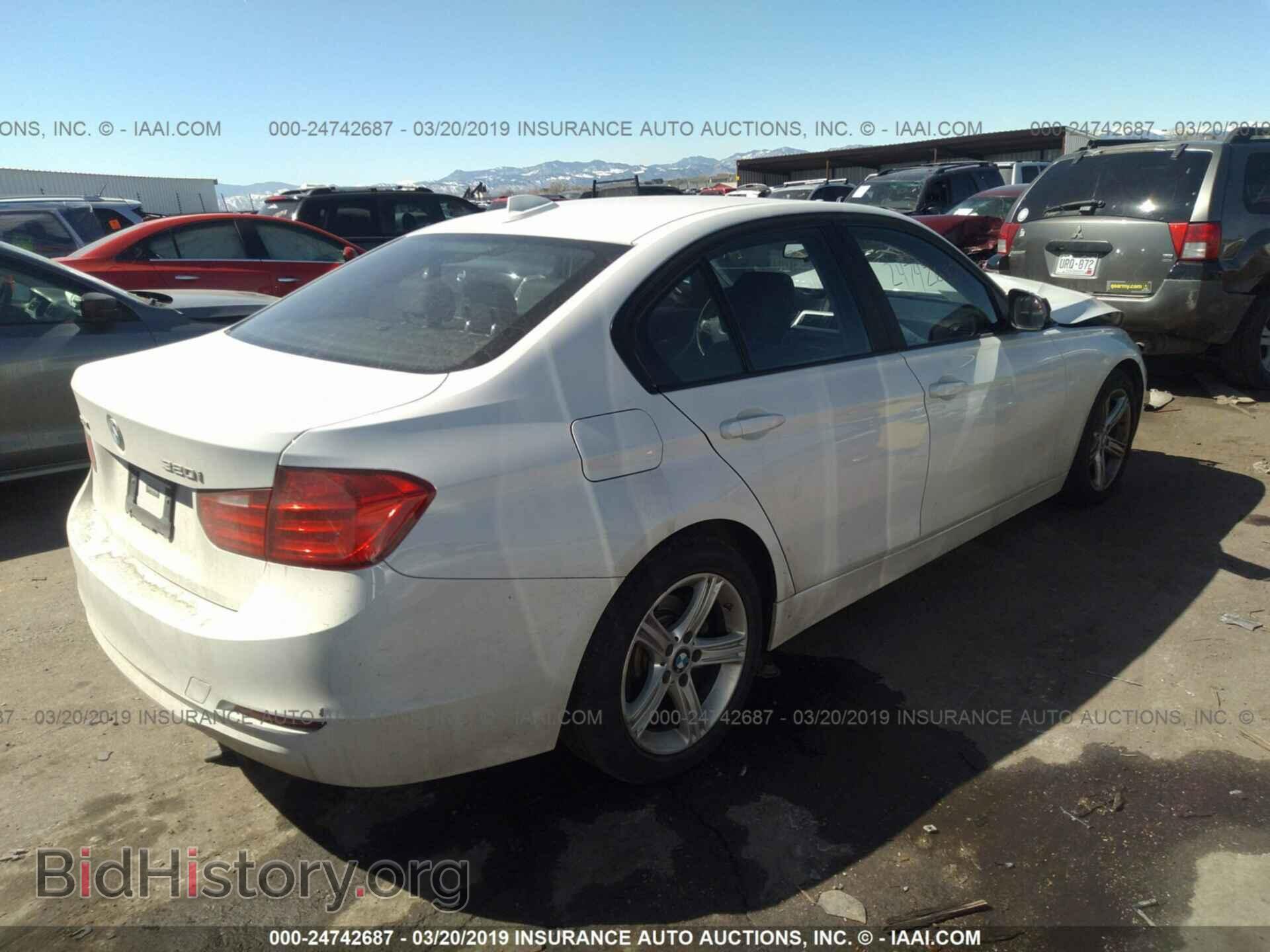 2014 BMW 320 - VIN: WBA3C3C50EF983602 - Photo 4