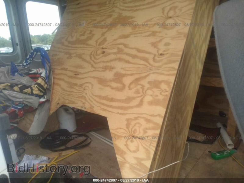 2015 Ford TRANSIT (VIN 1FTYR1CM2FKB14317) — photo 8 of 10