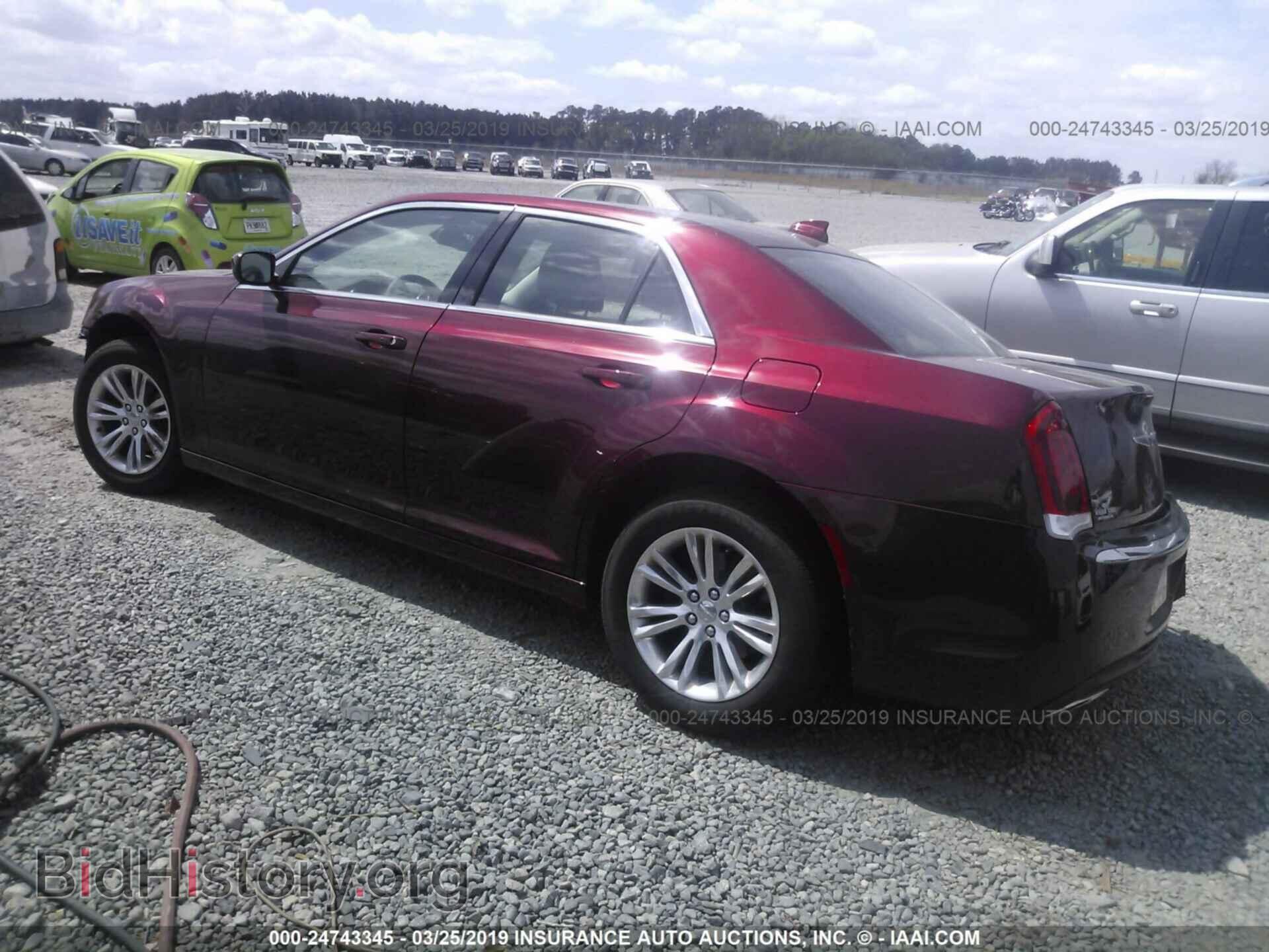 2018 CHRYSLER 300 - VIN: 2C3CCAAG1JH330852 - Фото 3