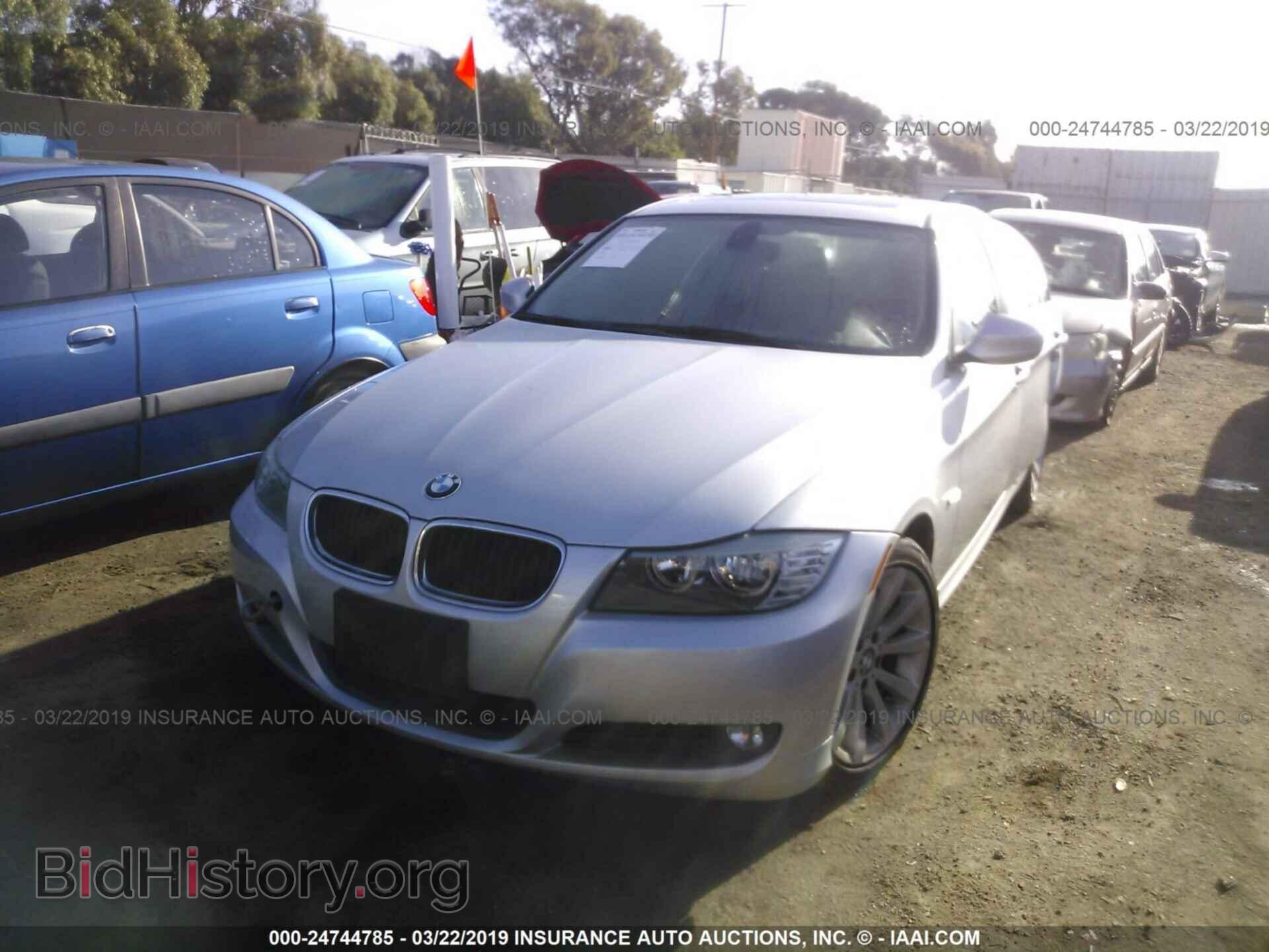 2011 BMW 328 - VIN: WBAPH5C54BF094103 - Фото 2