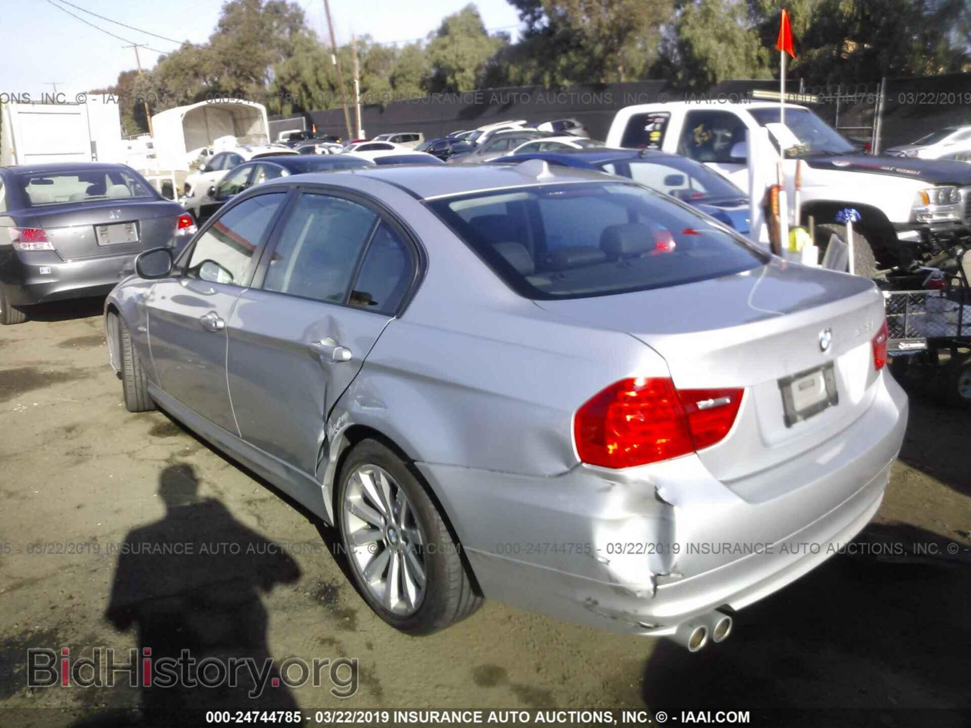 2011 BMW 328 - VIN: WBAPH5C54BF094103 - Фото 3