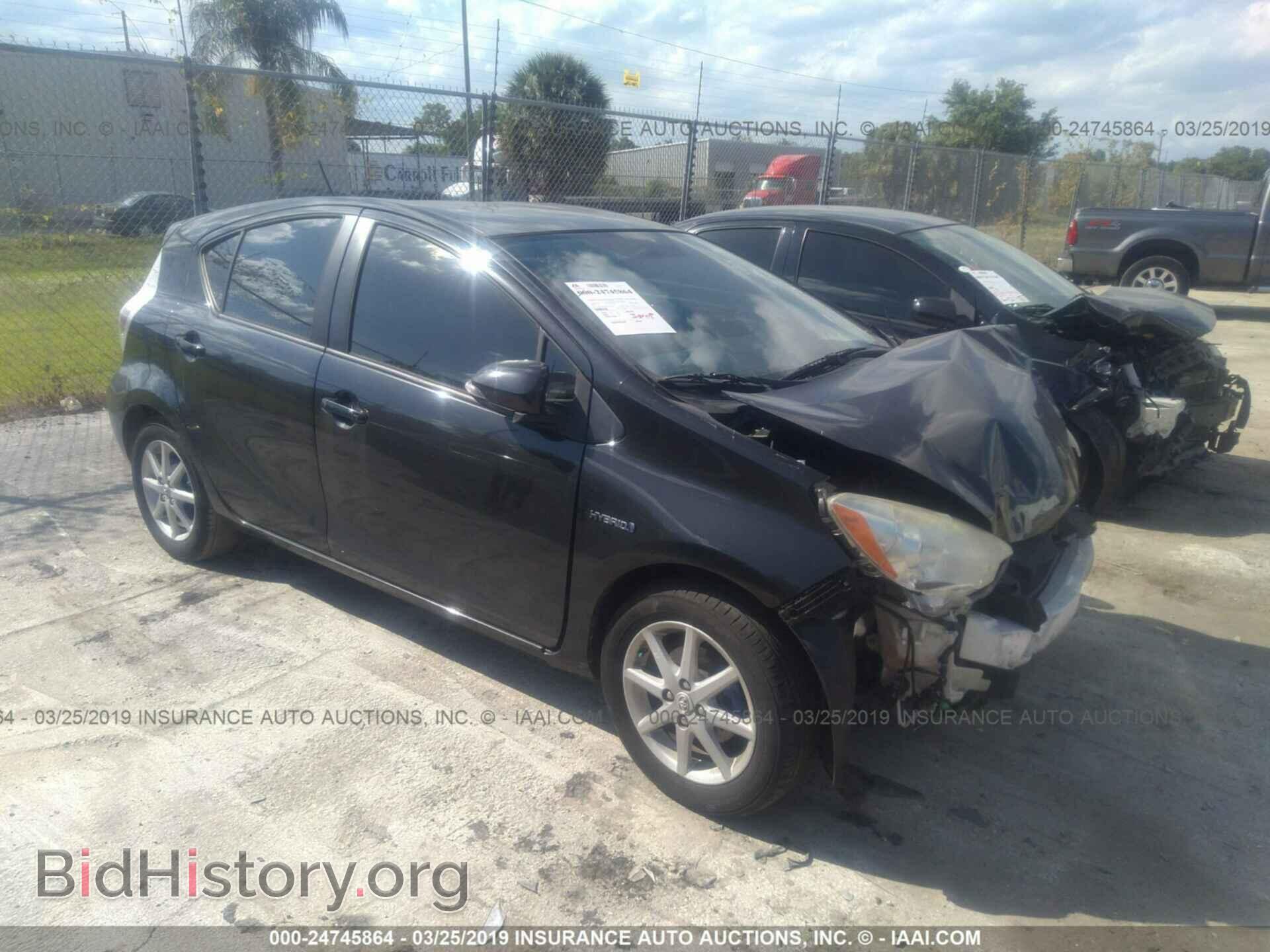 Фотография JTDKDTB32C1007357 - TOYOTA PRIUS C 2012