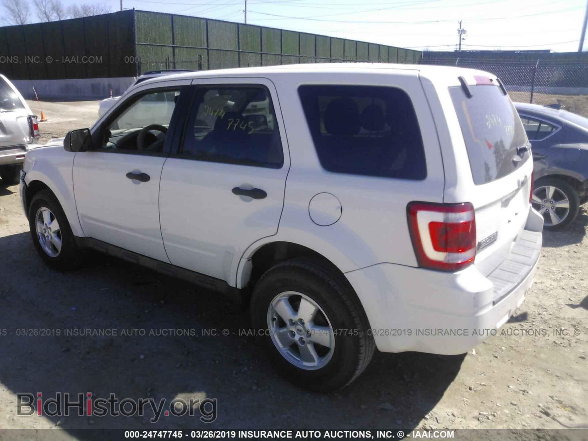 2011 FORD ESCAPE - VIN: 1FMCU0C76BKB13156 - Photo 3