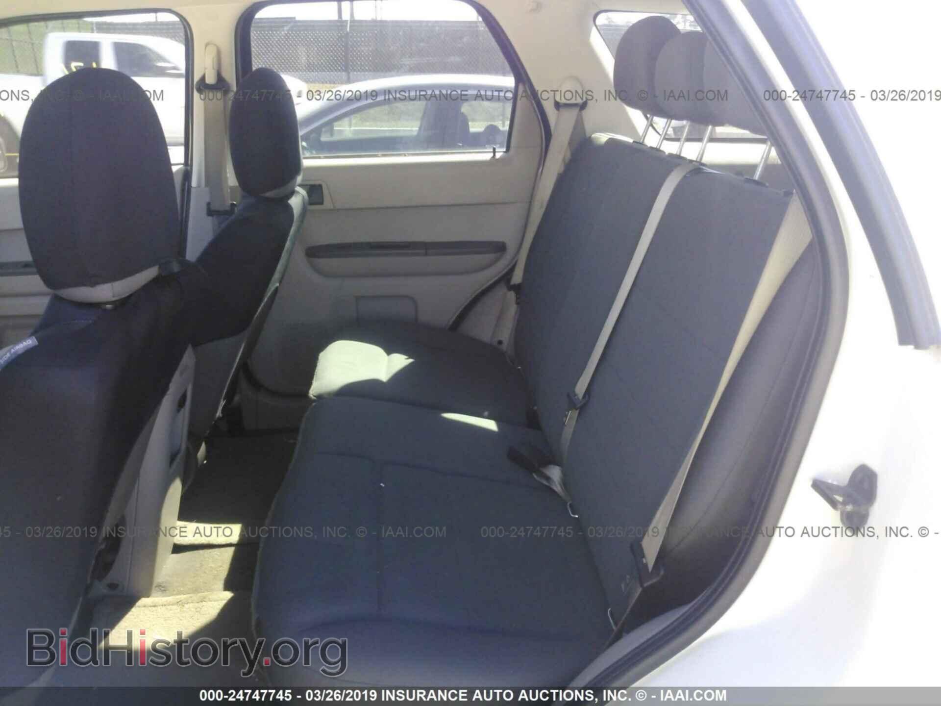 2011 FORD ESCAPE - VIN: 1FMCU0C76BKB13156 - Photo 8