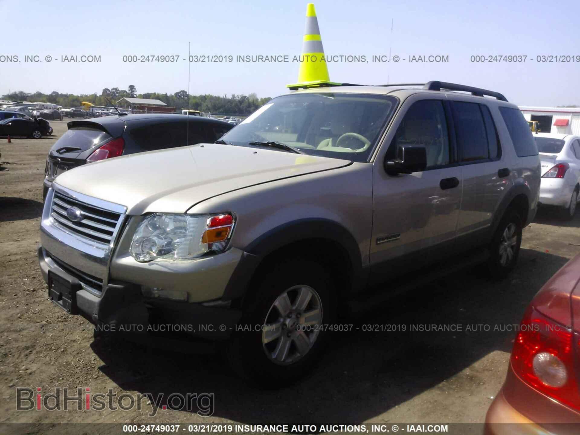 2006 FORD EXPLORER - VIN: 1FMEU63E26UB52427 - Фото 2