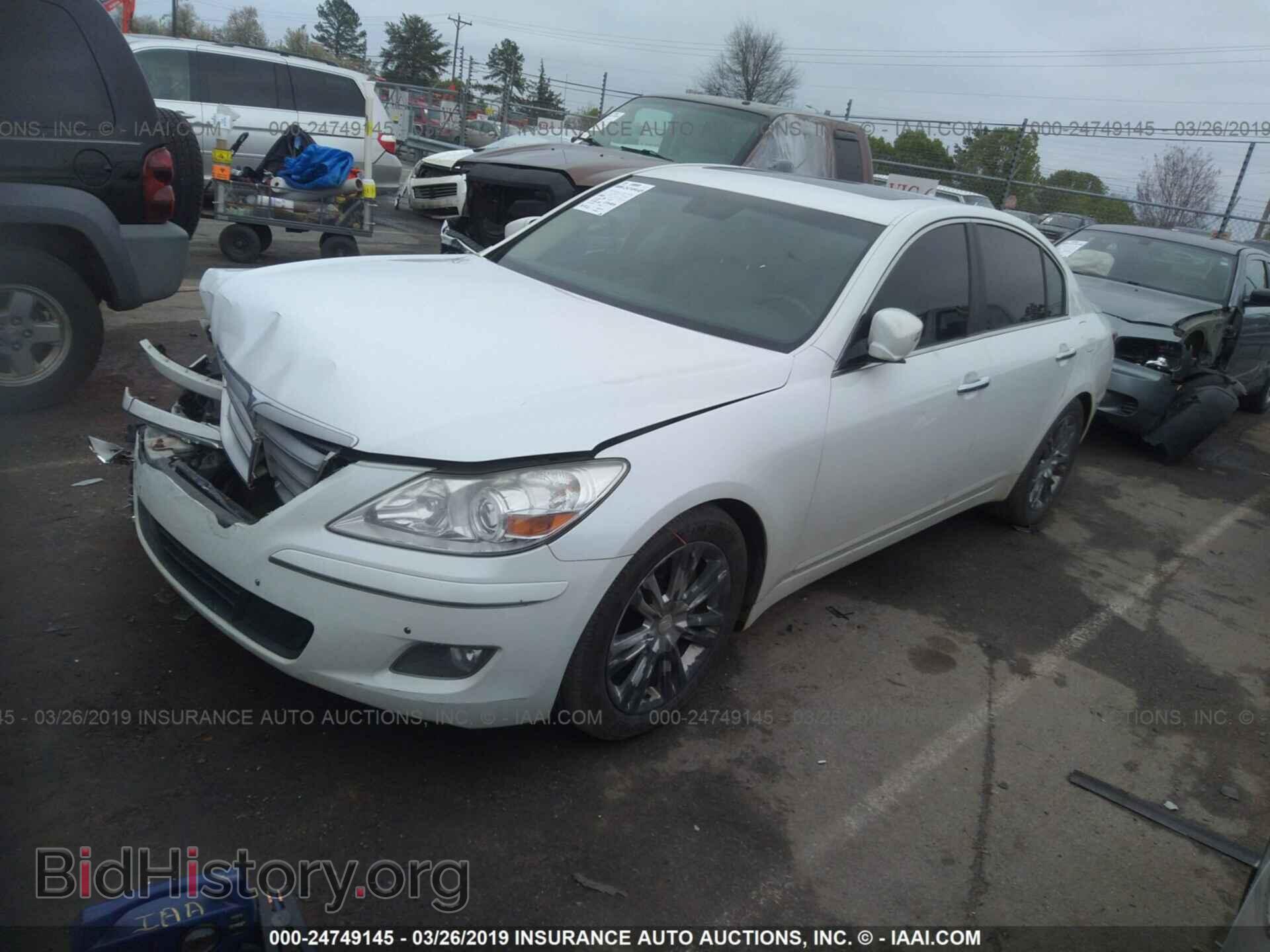 2011 HYUNDAI GENESIS - VIN: KMHGC4DE0BU122450 - Фото 2