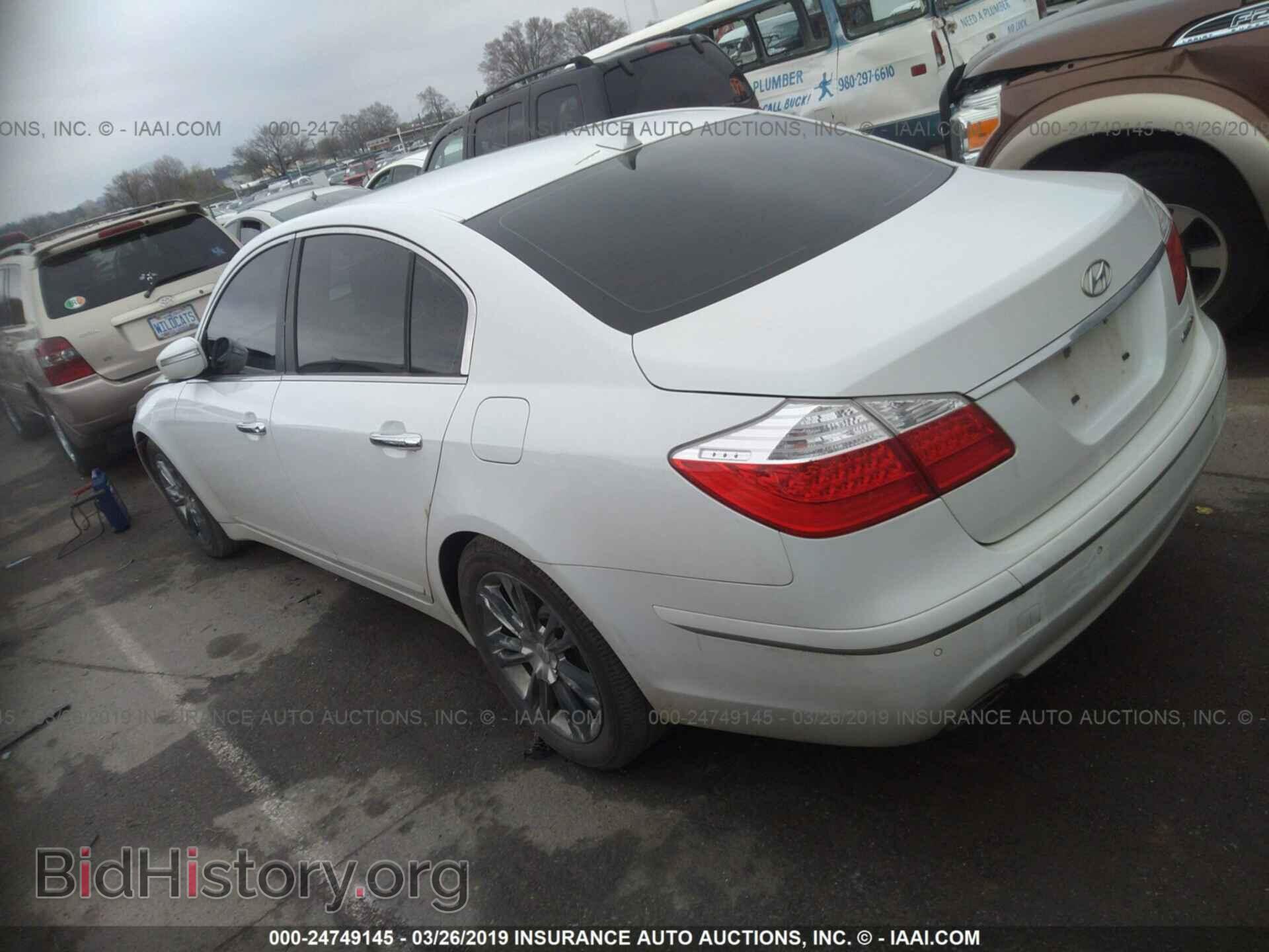 2011 HYUNDAI GENESIS - VIN: KMHGC4DE0BU122450 - Фото 3