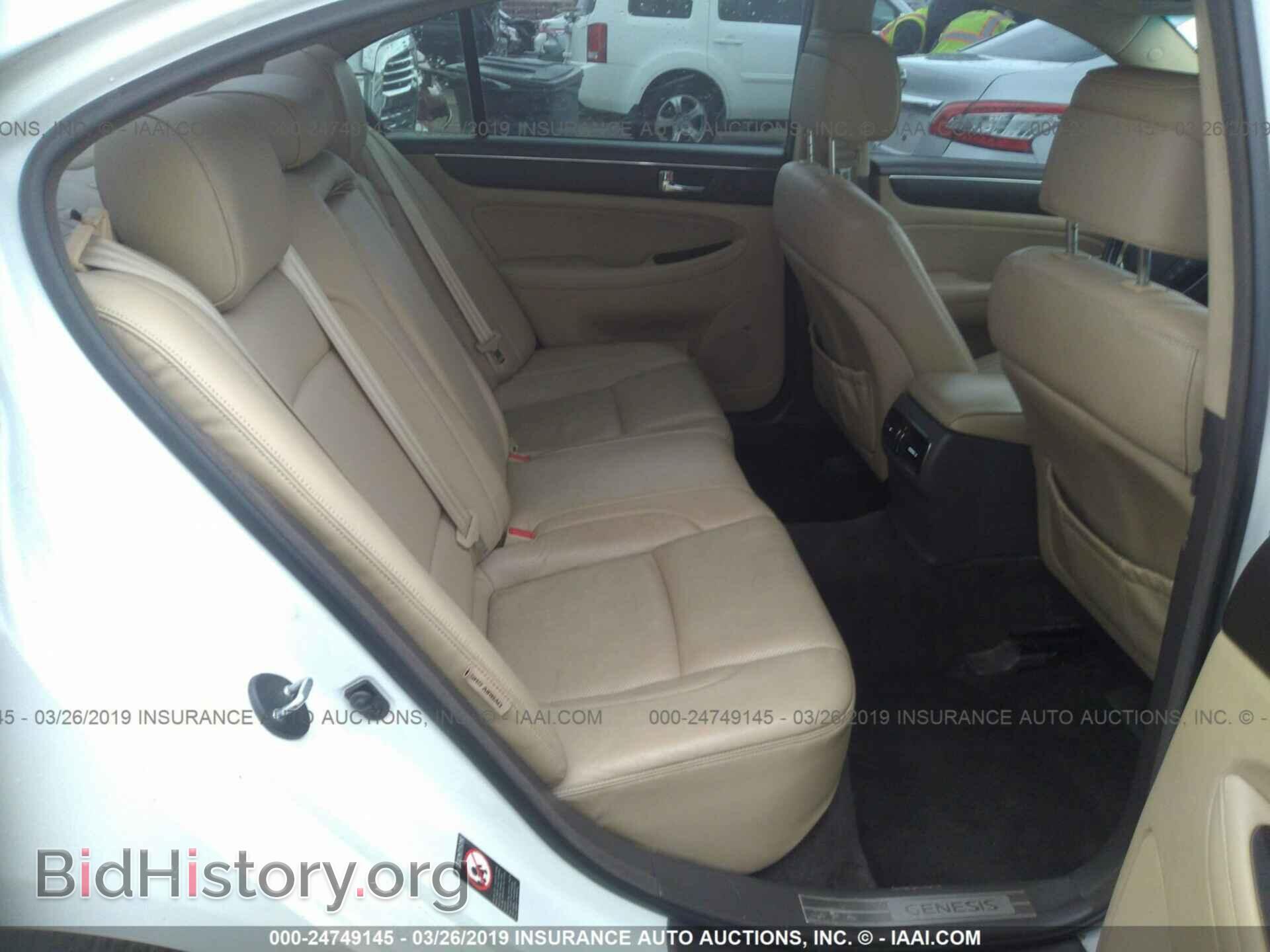 2011 HYUNDAI GENESIS - VIN: KMHGC4DE0BU122450 - Фото 8