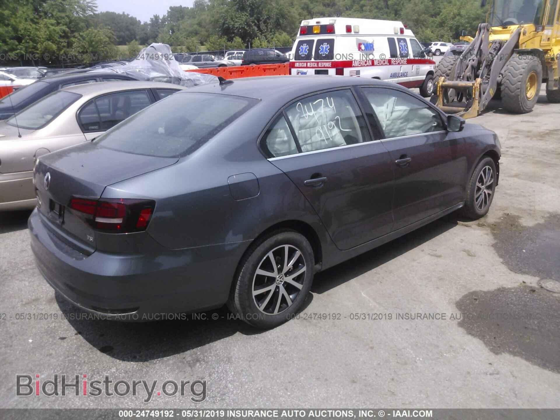 2017 VOLKSWAGEN JETTA - VIN: 3VWDB7AJ8HM323617 - Photo 4
