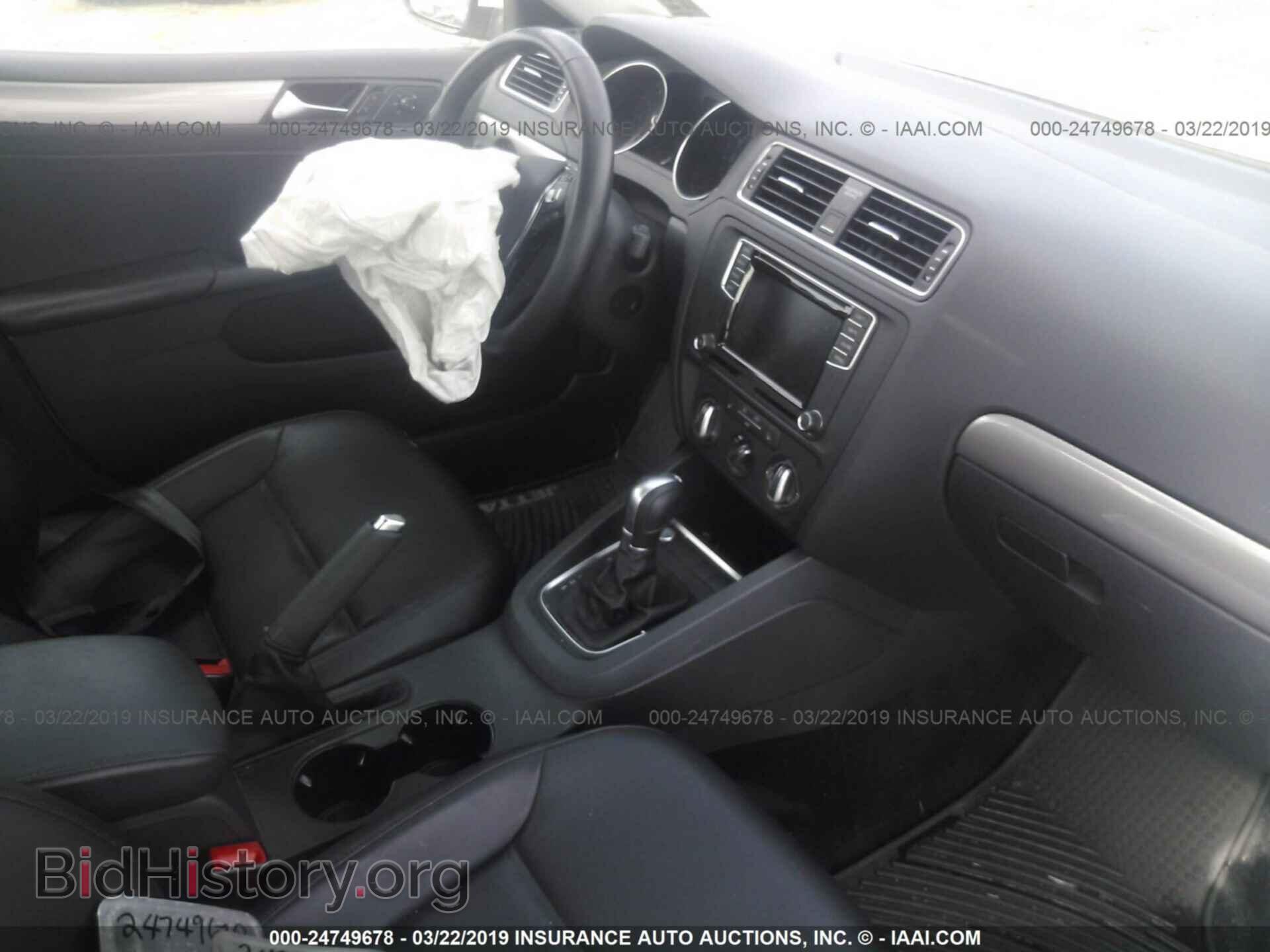 2017 VOLKSWAGEN JETTA - VIN: 3VWDB7AJ7HM414572 - Photo 5