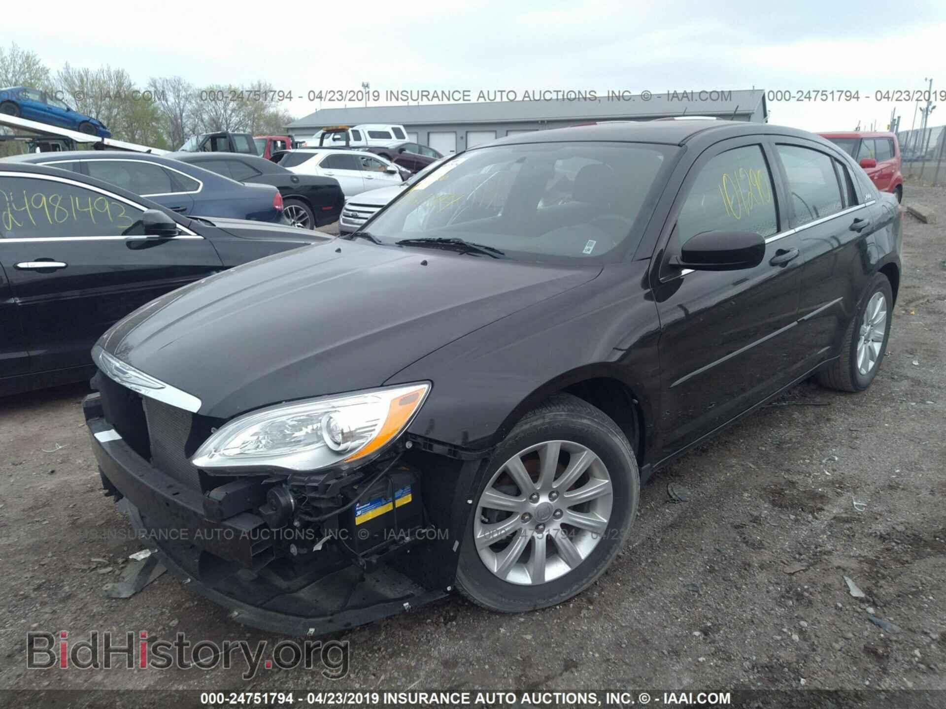 2013 CHRYSLER 200 - VIN: 1C3CCBBG6DN704386 - Фото 2