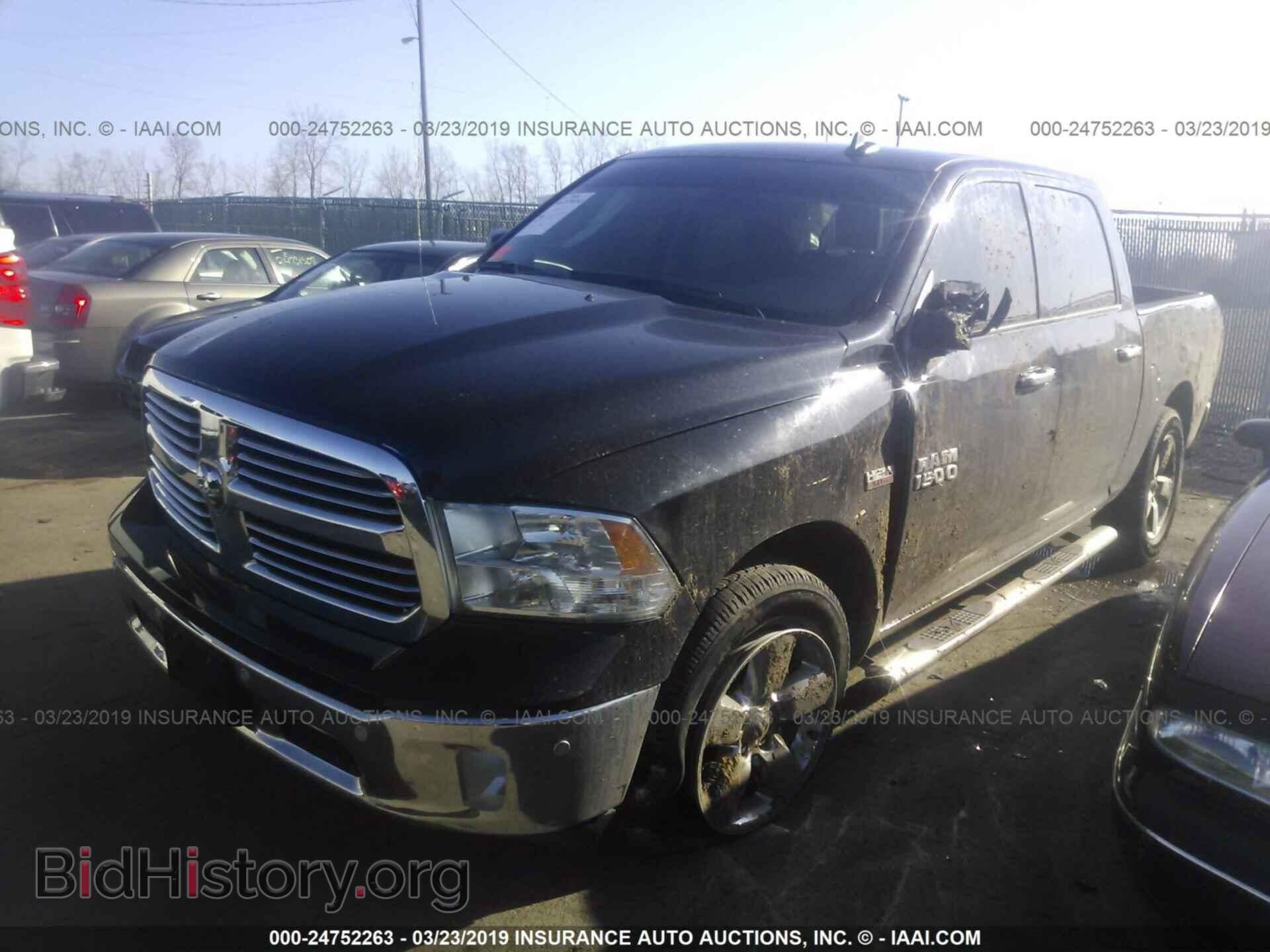 2017 RAM 1500 - VIN: 3C6RR7LT8HG533711 - Фото 2