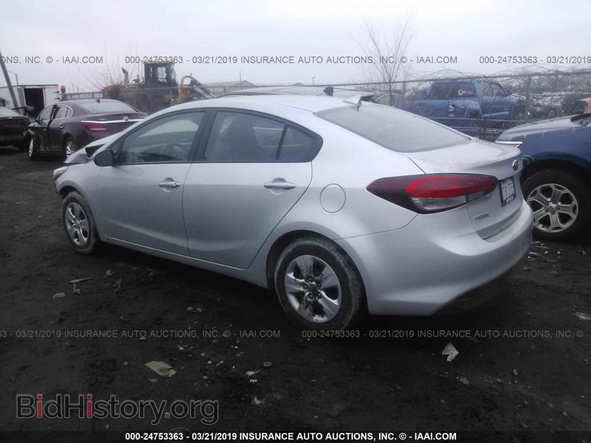 2017 KIA FORTE - VIN: 3KPFK4A7XHE041438 - Фото 3