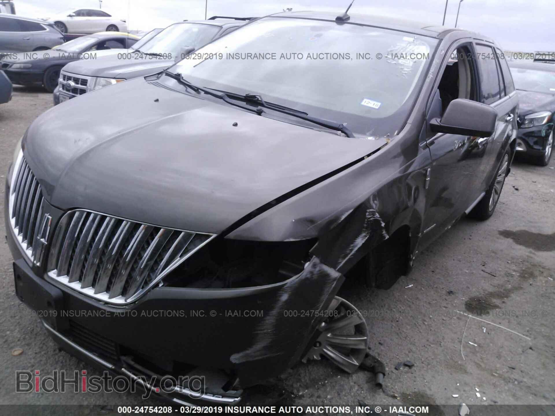 2011 LINCOLN MKX - VIN: 2LMDJ8JK4BBJ09009 - Photo 2