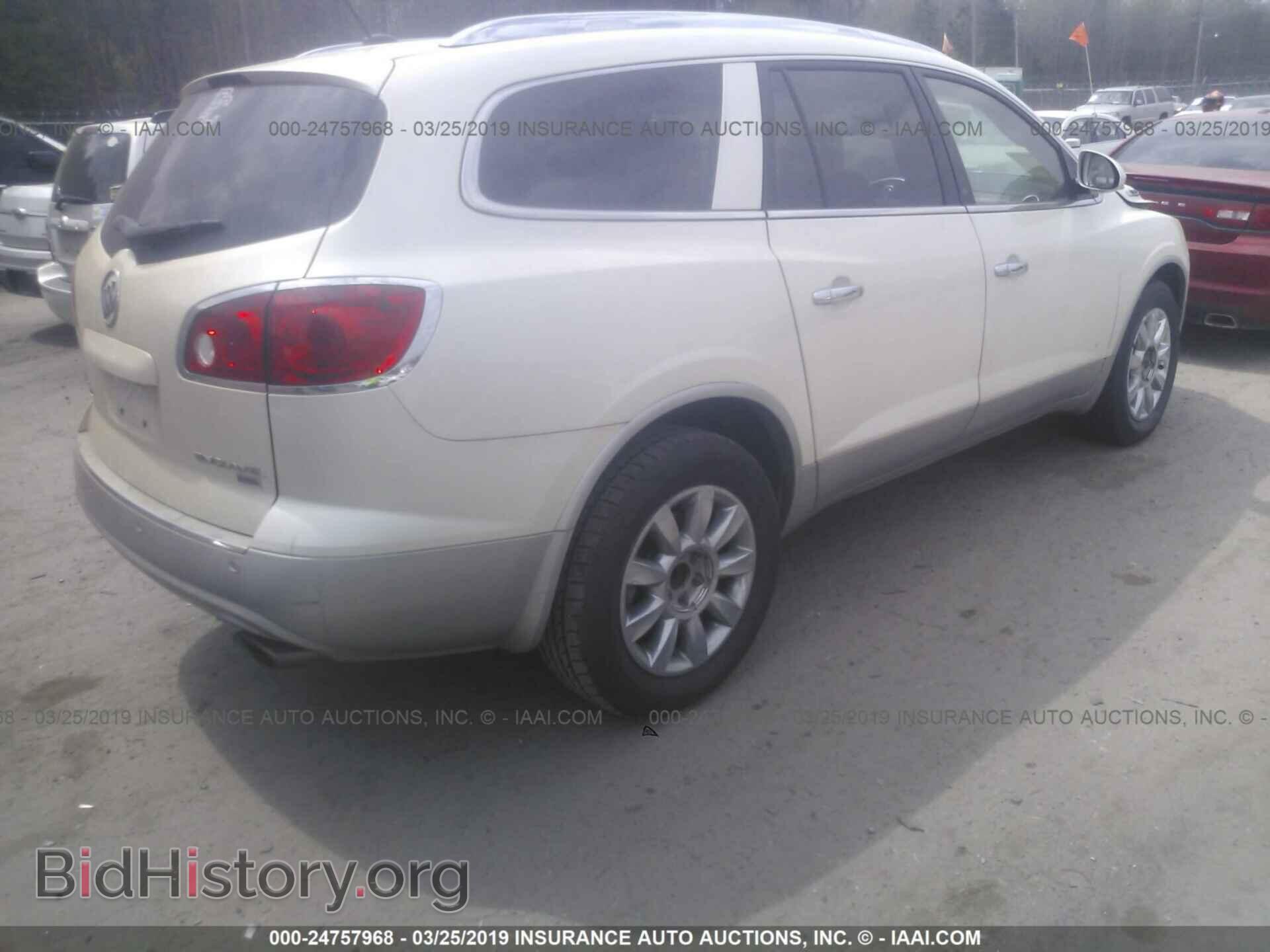 2011 BUICK ENCLAVE - VIN: 5GAKRCED5BJ105000 - Фото 4