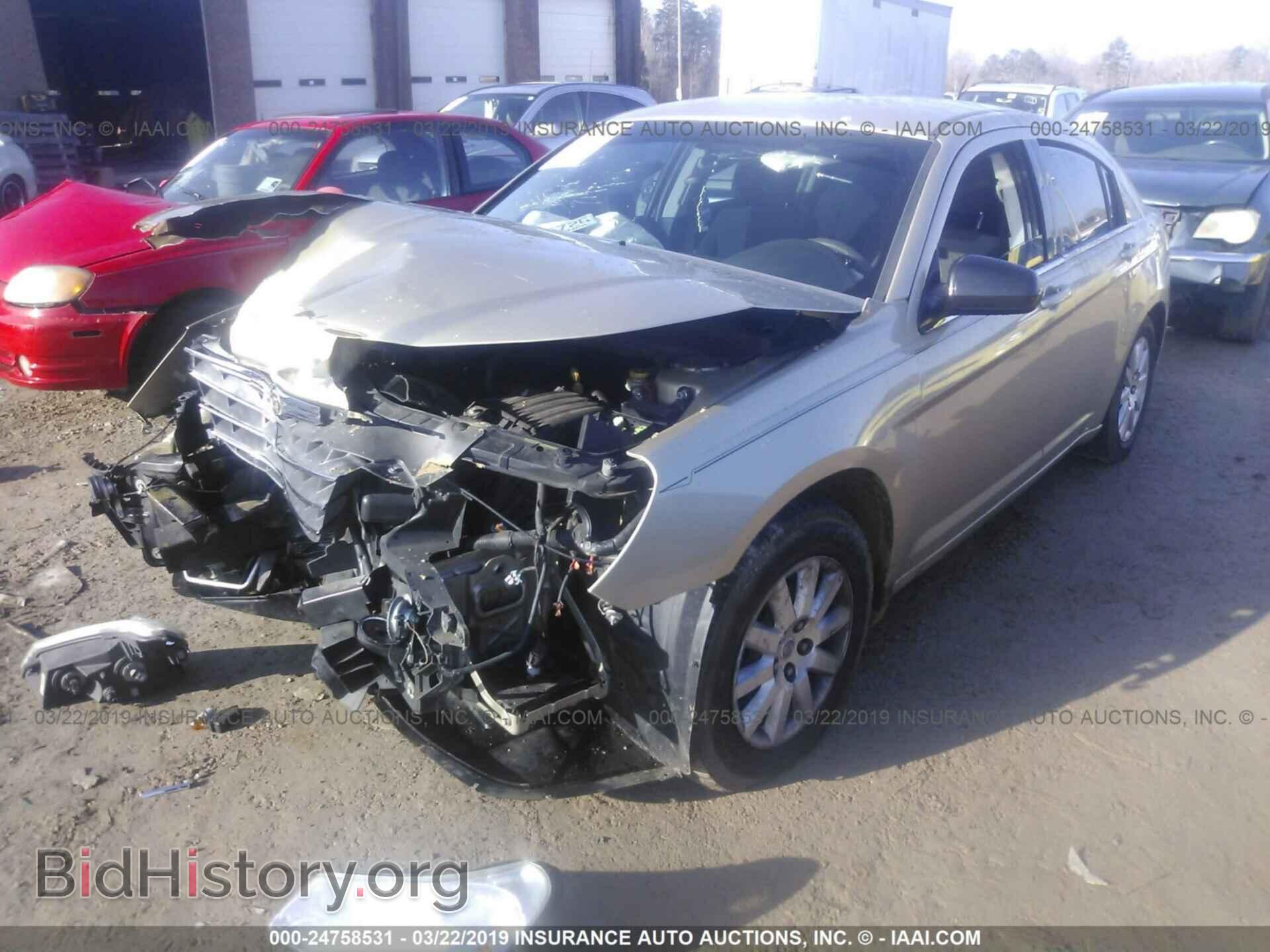 2010 CHRYSLER SEBRING - VIN: 1C3CC4FB4AN169614 - Фото 2