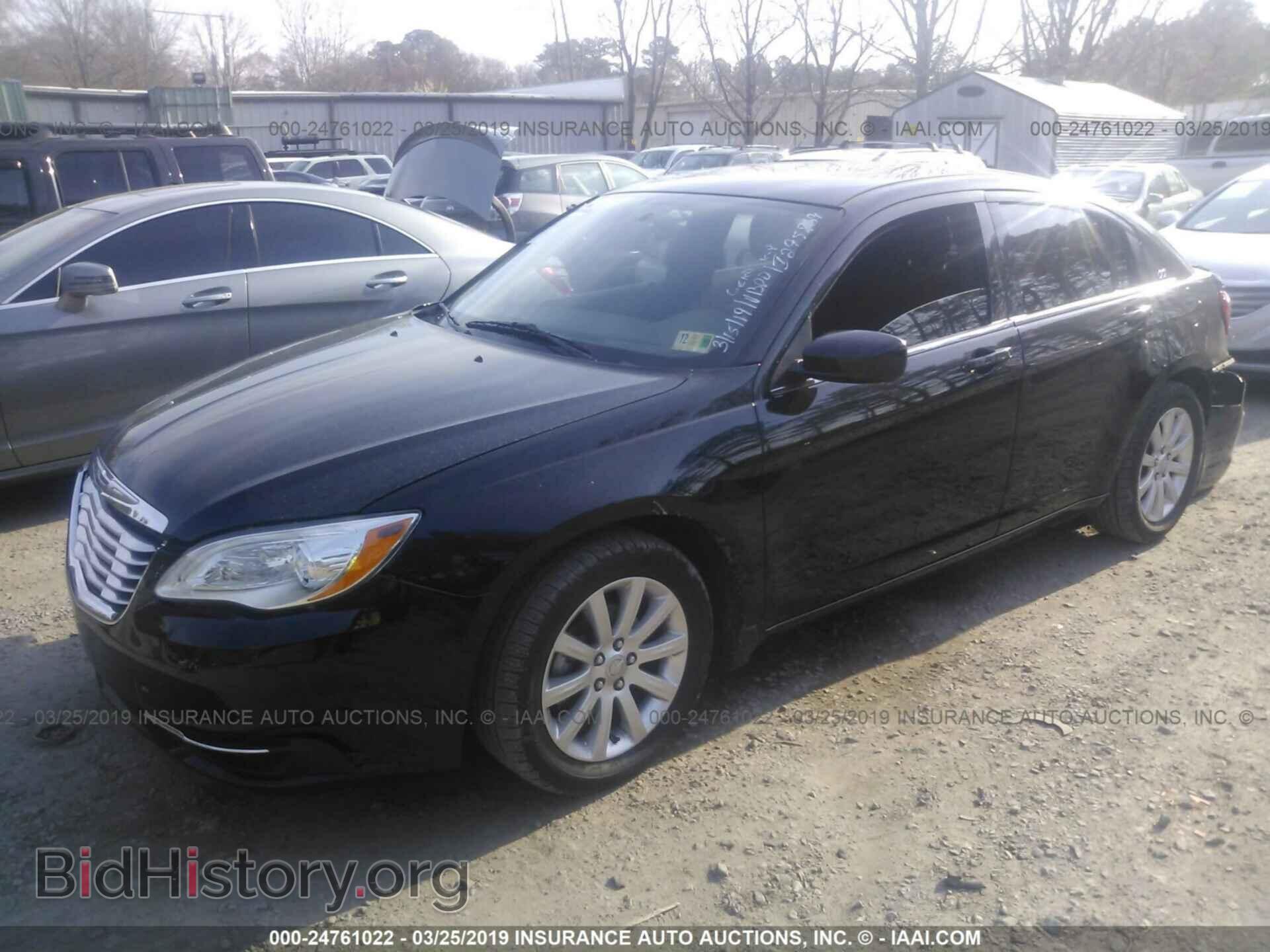 2013 CHRYSLER 200 - VIN: 1C3CCBBB8DN689197 - Photo 2