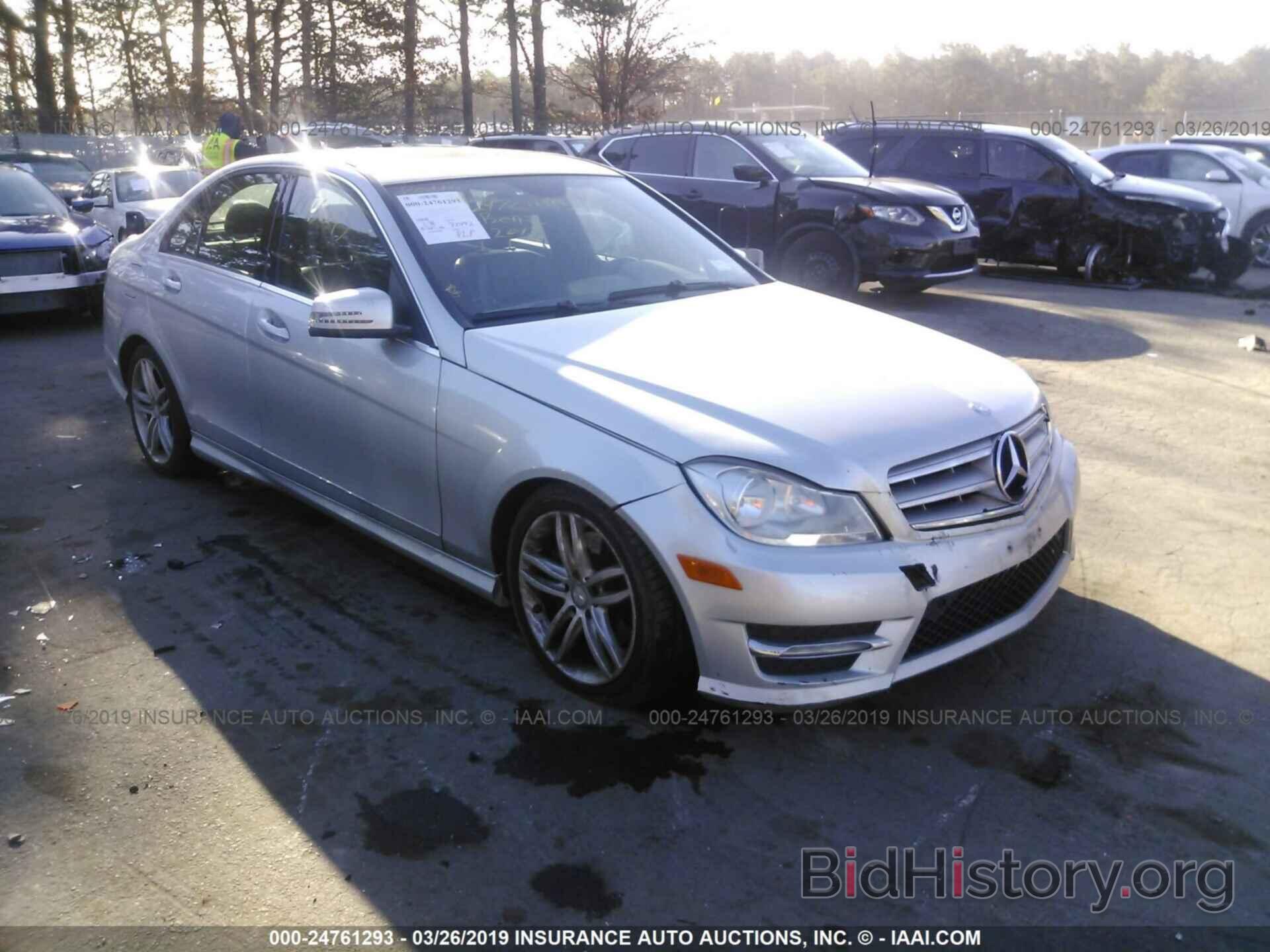 Photo WDDGF8ABXDR251112 - MERCEDES-BENZ C 2013