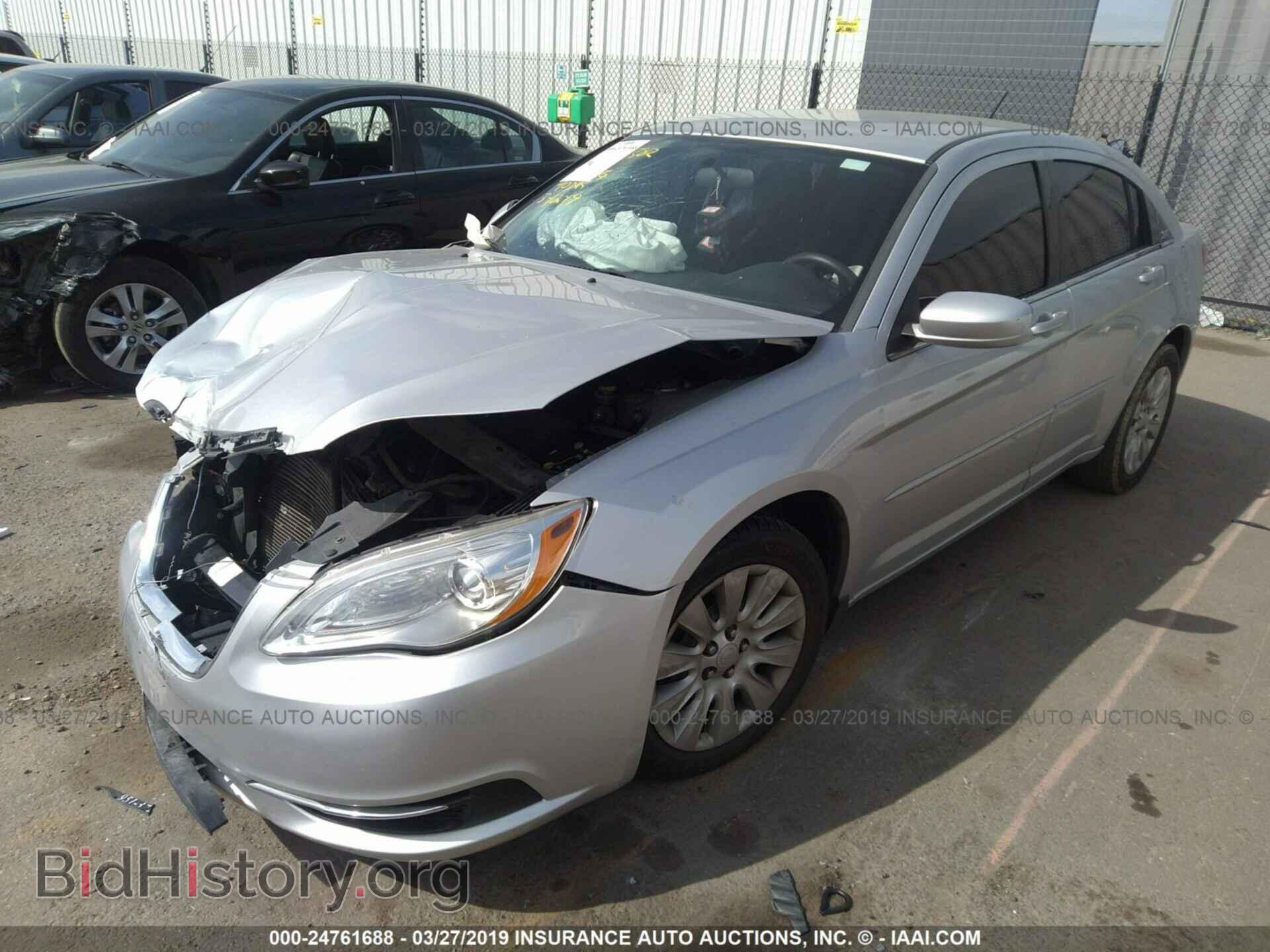 2012 CHRYSLER 200 - VIN: 1C3CCBAB2CN158089 - Фото 2