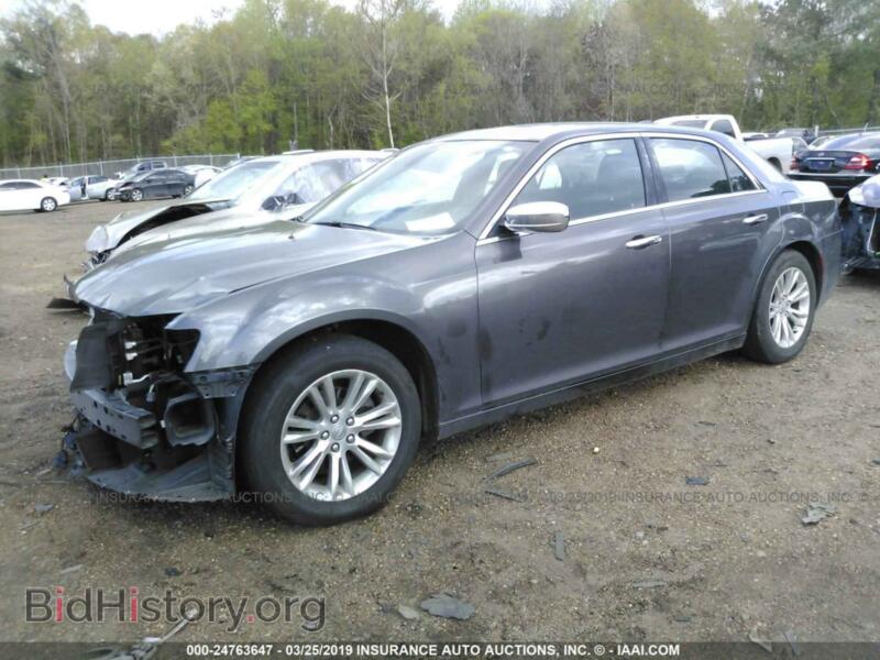 2016 Chrysler 300C (VIN 2C3CCAEG2GH197943) — фото 2 из 10