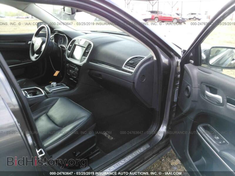2016 Chrysler 300C (VIN 2C3CCAEG2GH197943) — фото 5 из 10