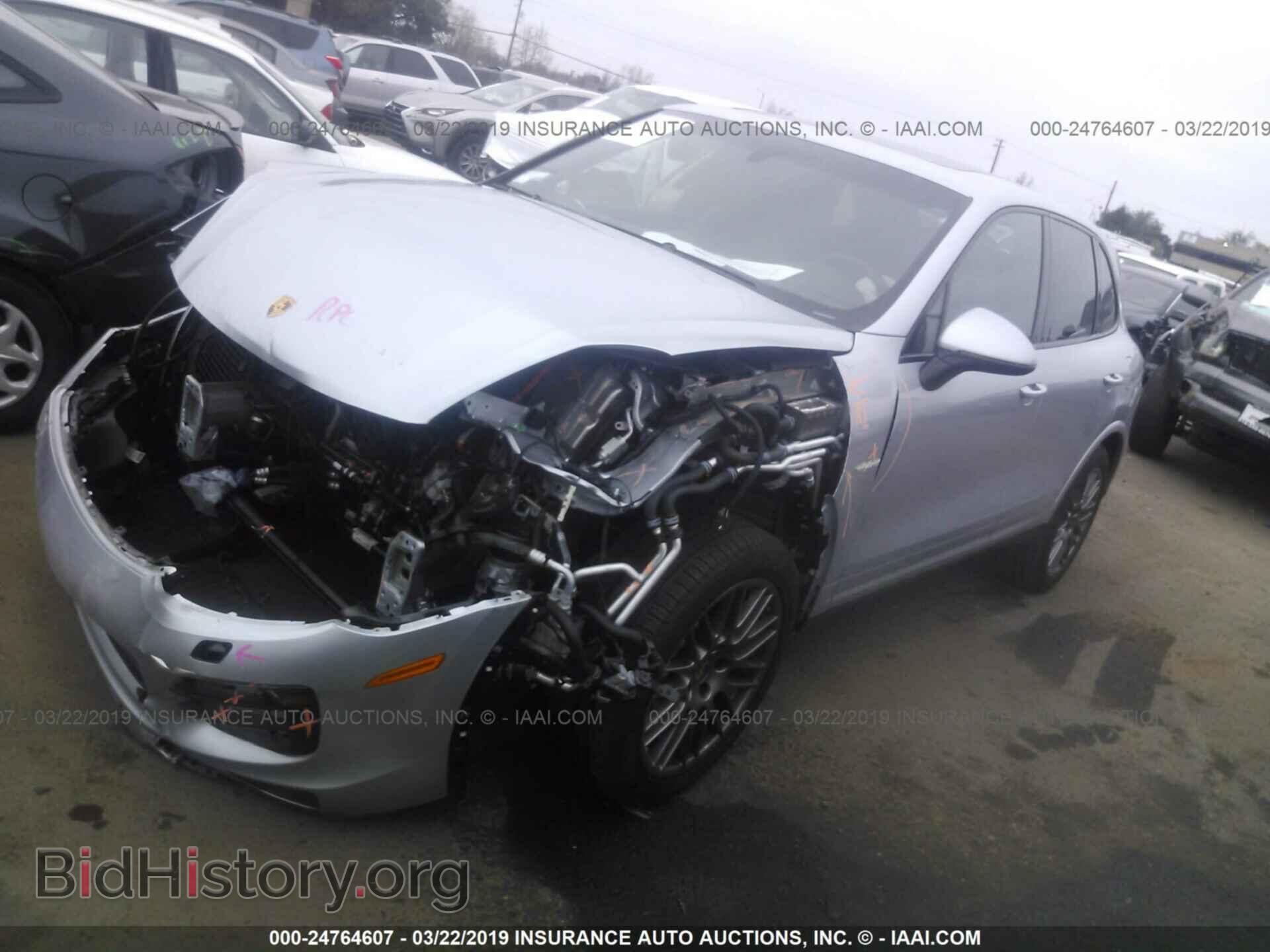 2017 PORSCHE CAYENNE - VIN: WP1AE2A20HLA75713 - Фото 2