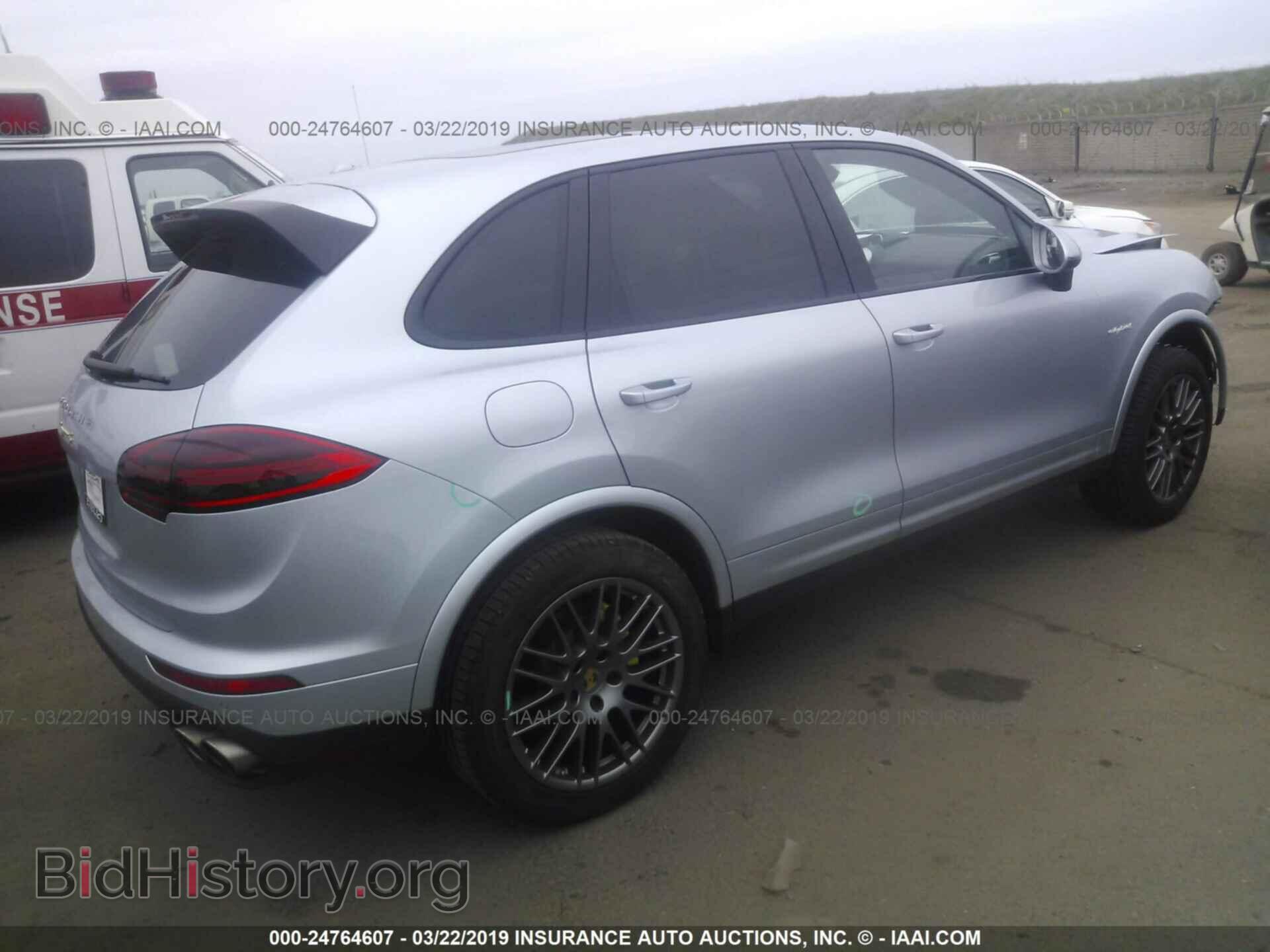 2017 PORSCHE CAYENNE - VIN: WP1AE2A20HLA75713 - Фото 4