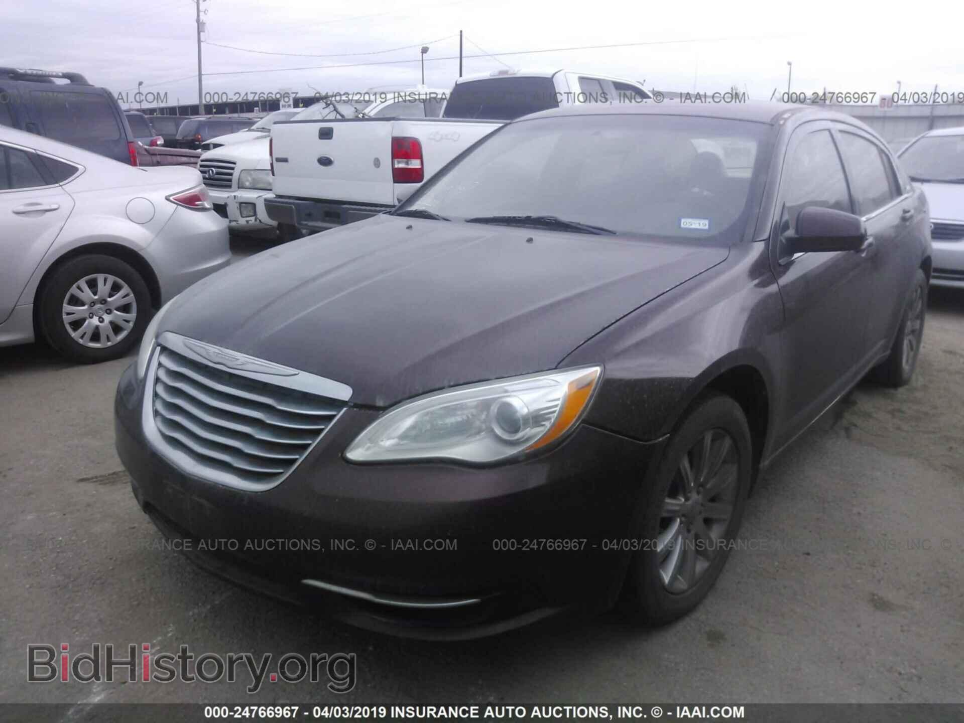 2013 CHRYSLER 200 - VIN: 1C3CCBBB0DN600884 - Фото 2