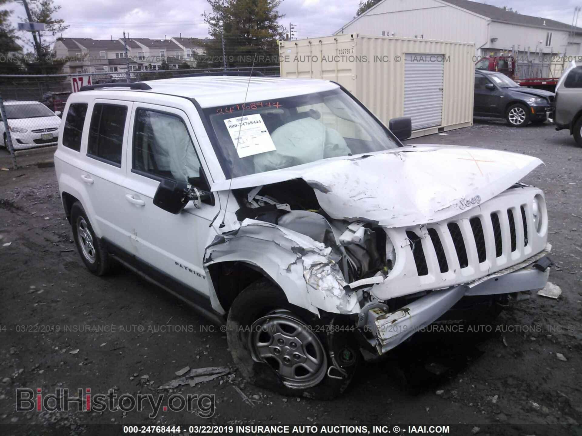 Photo 1J4NT1GA2BD192321 - JEEP PATRIOT 2011