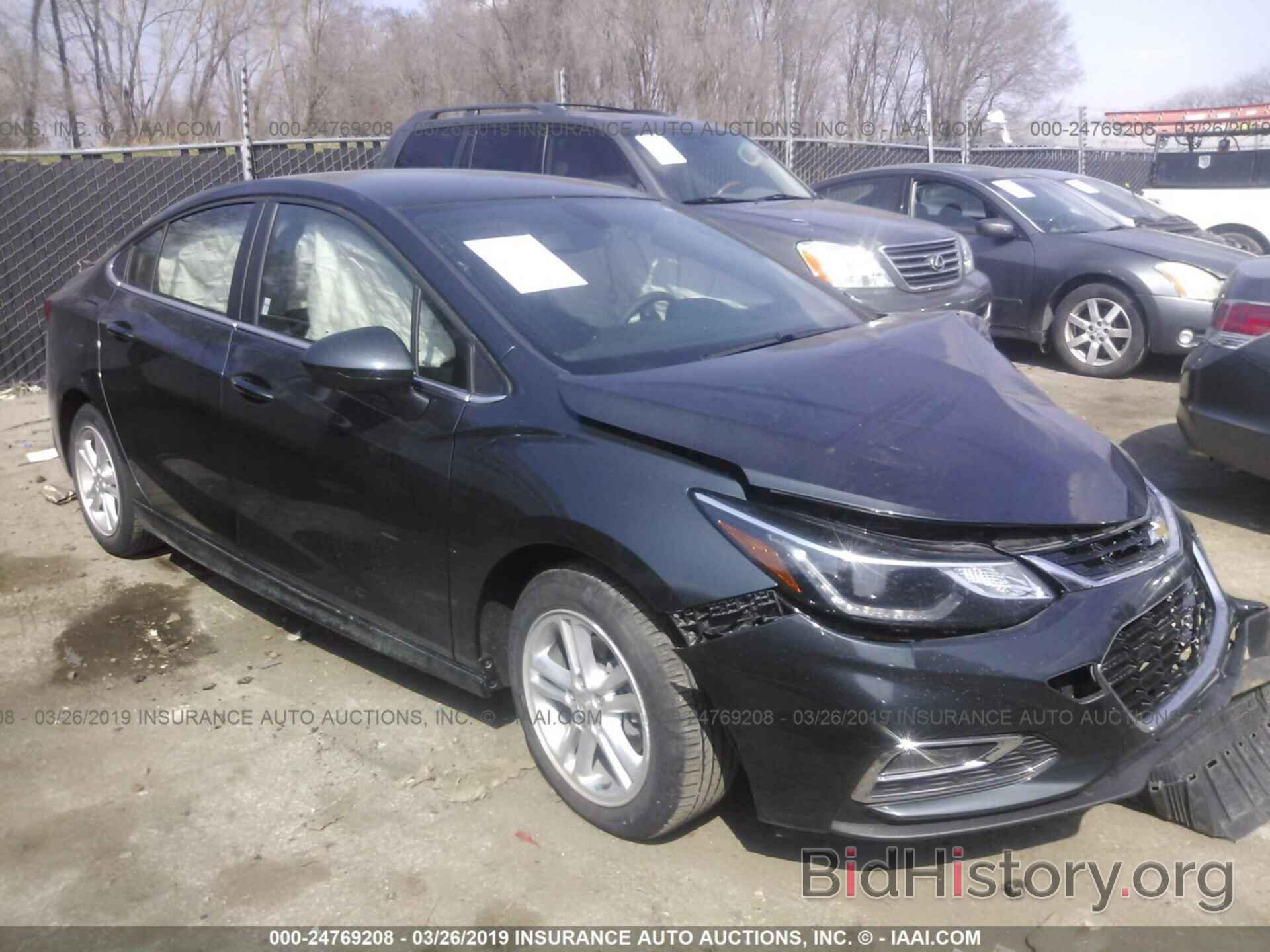 Photo 1G1BE5SM2H7160254 - CHEVROLET CRUZE 2017