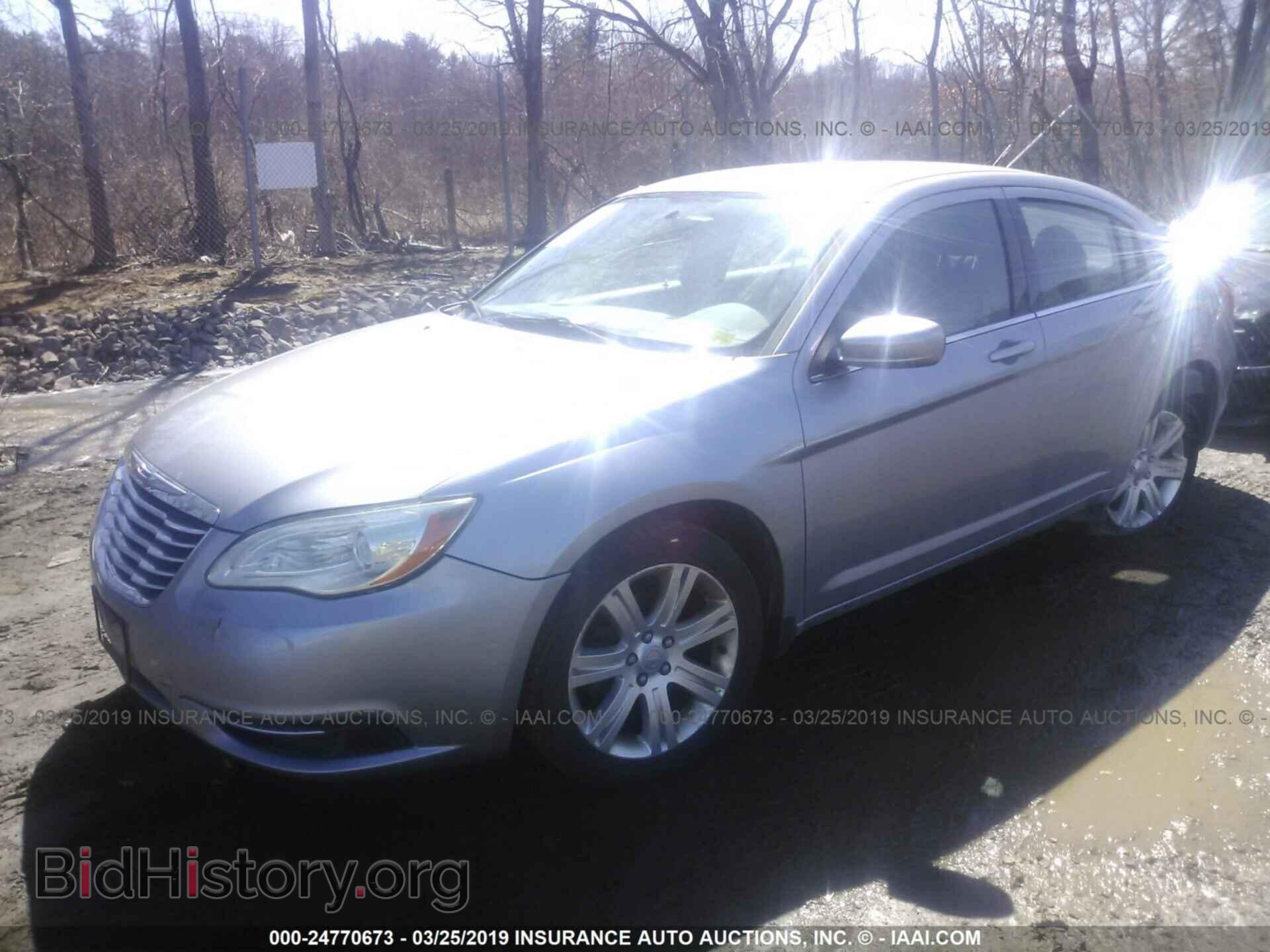2013 CHRYSLER 200 - VIN: 1C3CCBBB1DN574716 - Фото 2