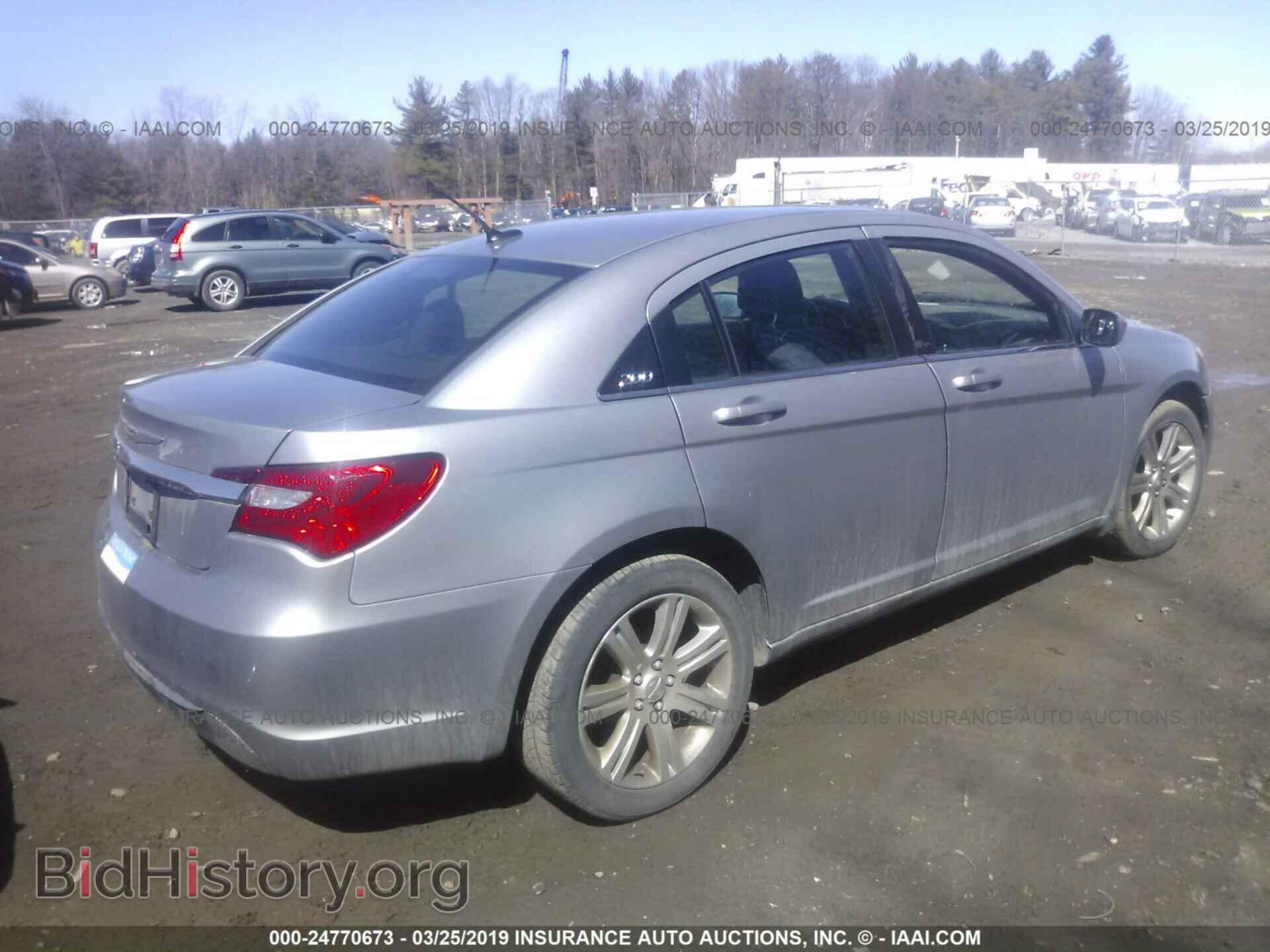 2013 CHRYSLER 200 - VIN: 1C3CCBBB1DN574716 - Фото 4