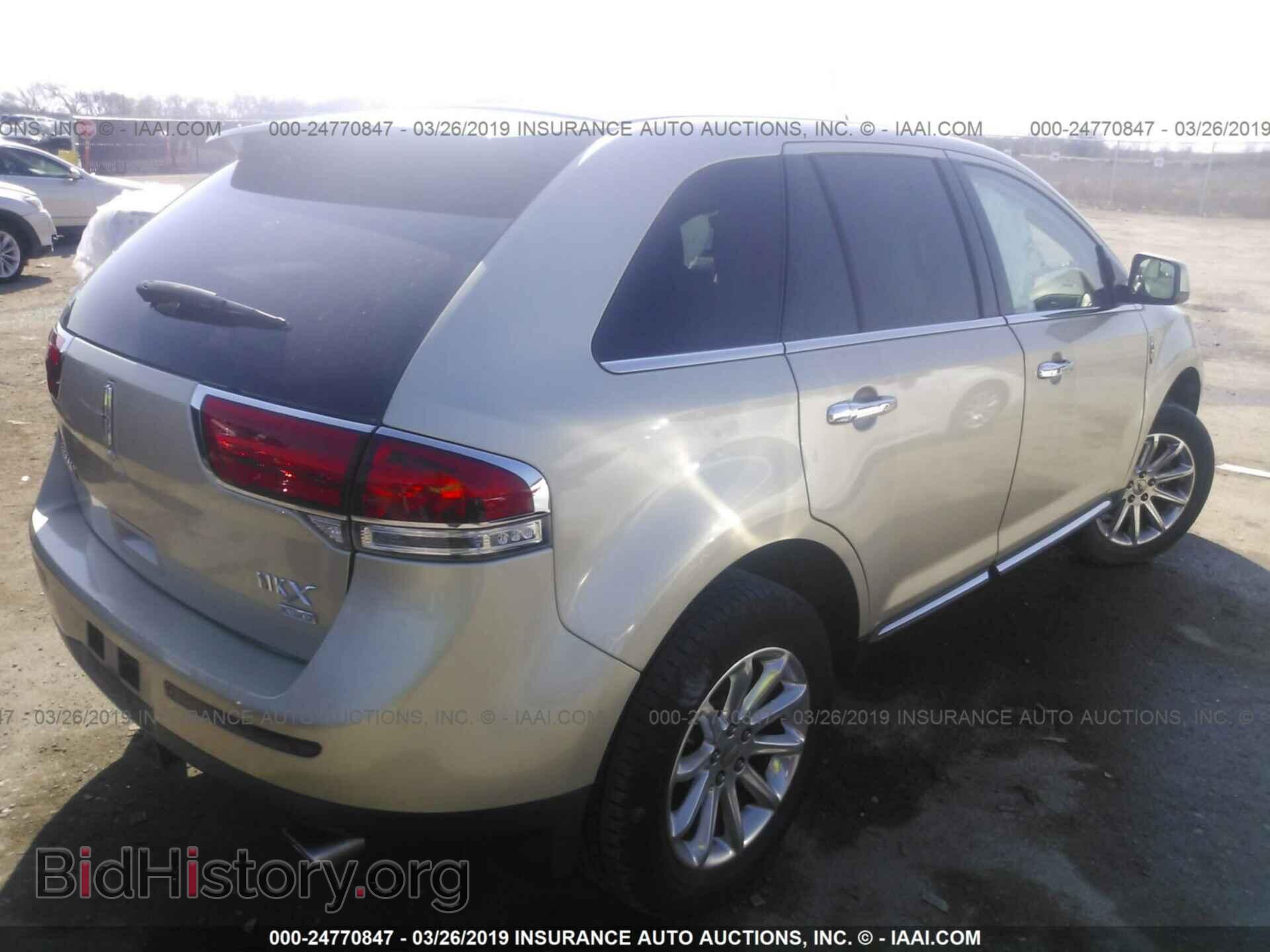 2011 LINCOLN MKX - VIN: 2LMDJ8JK4BBJ12640 - Photo 4