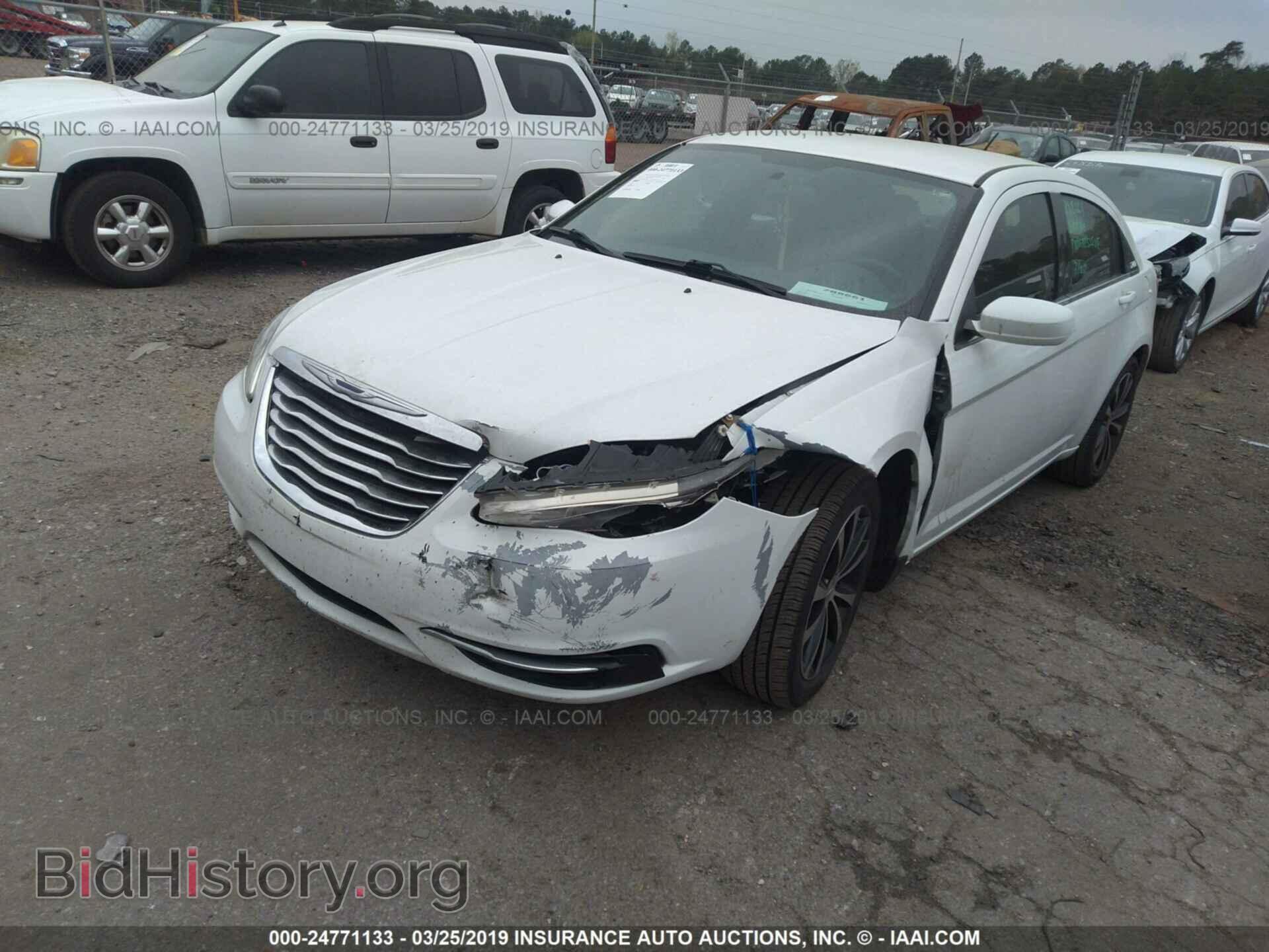 2013 CHRYSLER 200 - VIN: 1C3CCBBB1DN717776 - Photo 2