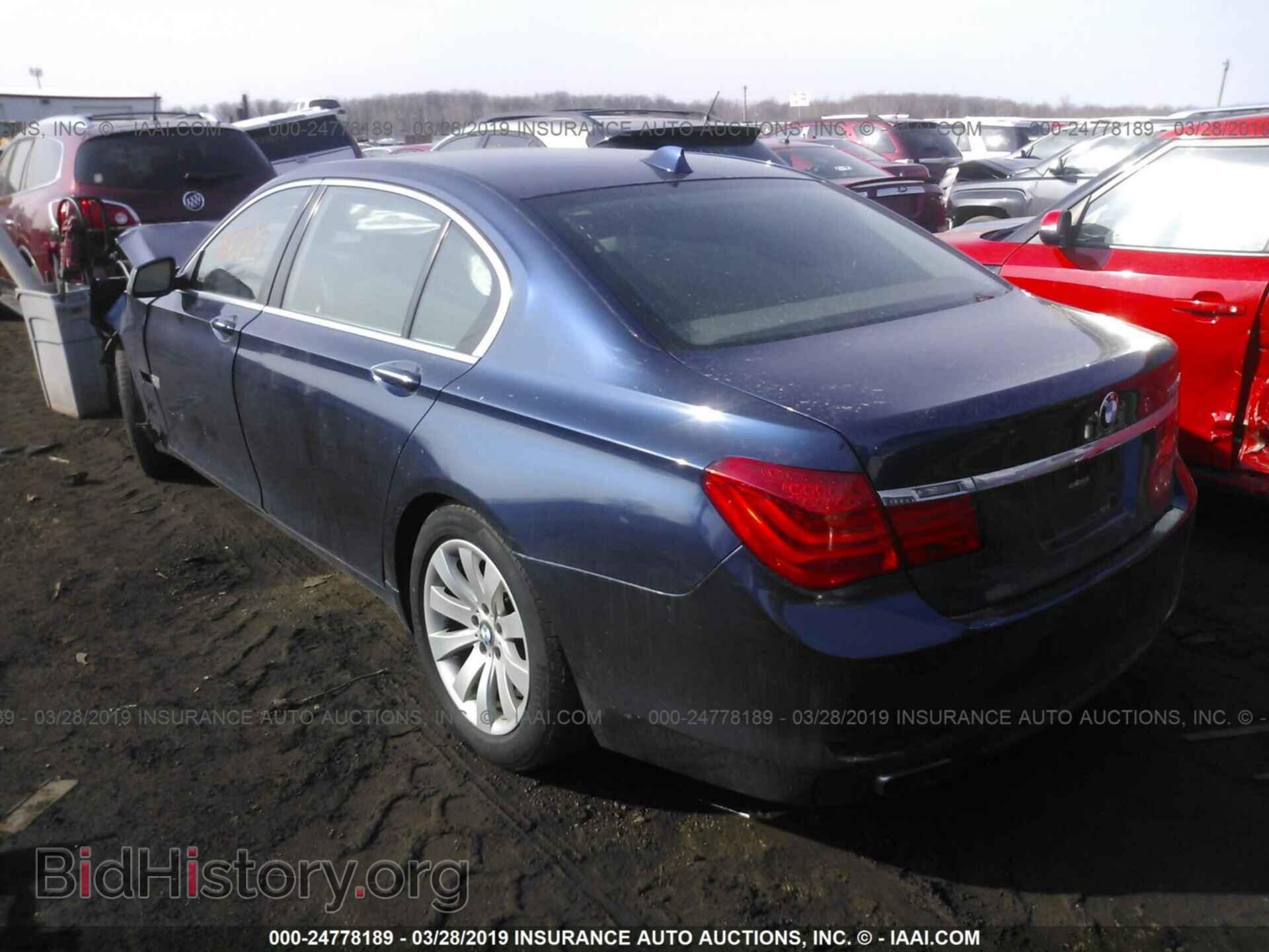 2011 BMW 750 - VIN: WBAKC8C54BC432997 - Фото 3