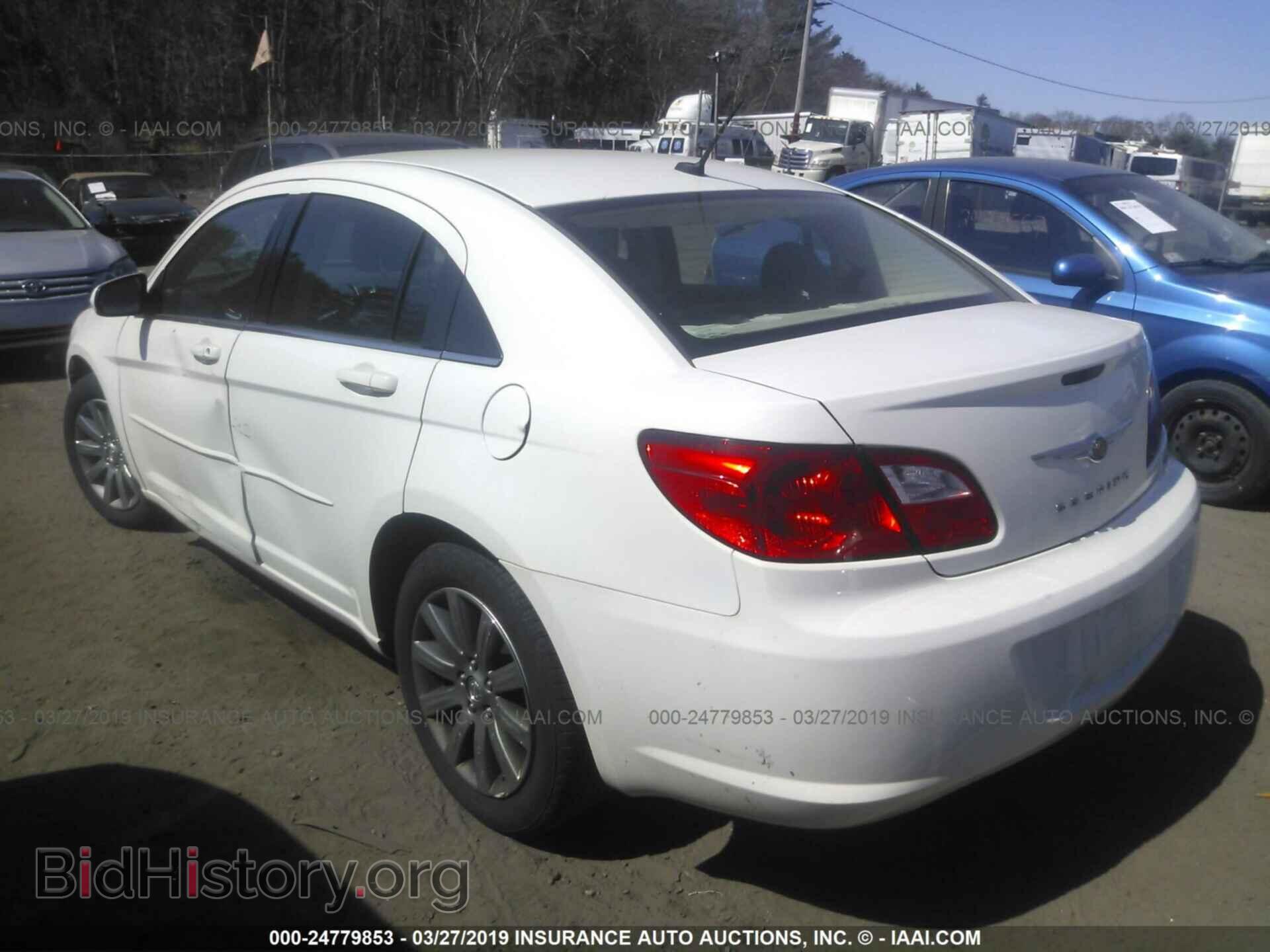2010 CHRYSLER SEBRING - VIN: 1C3CC5FD2AN197029 - Фото 3