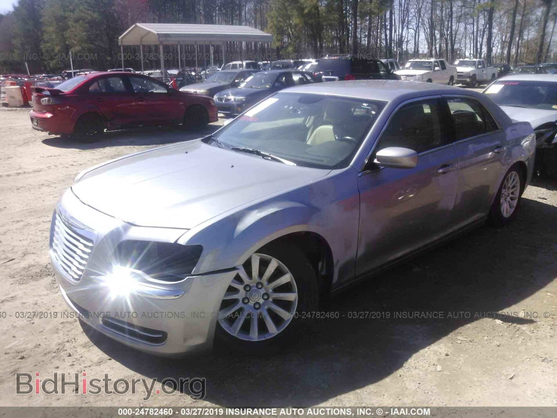 2013 CHRYSLER 300 - VIN: 2C3CCAAG7DH647426 - Фото 2