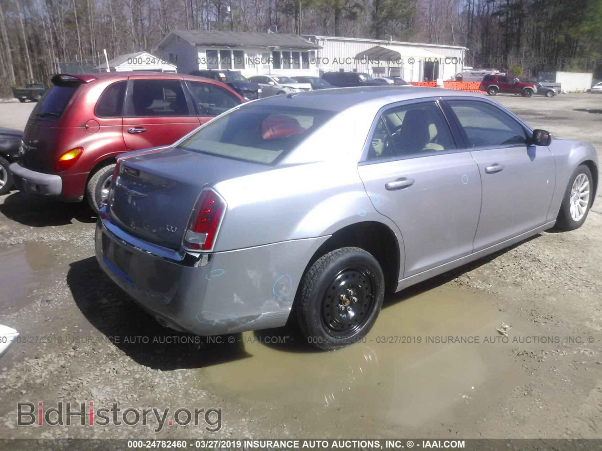 2013 CHRYSLER 300 - VIN: 2C3CCAAG7DH647426 - Фото 4