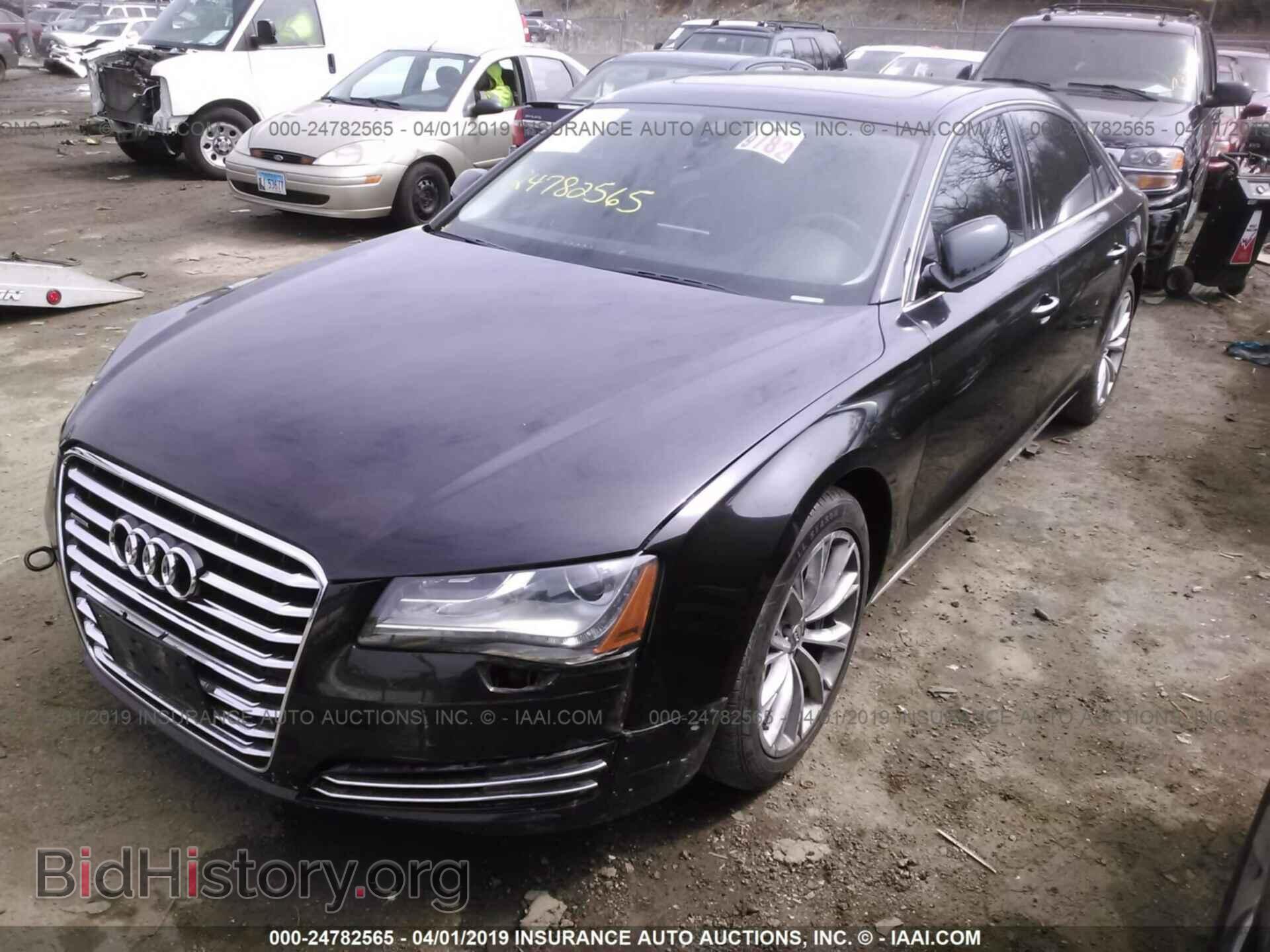 2011 AUDI A8 - VIN: WAURVAFD4BN018092 - Фото 2