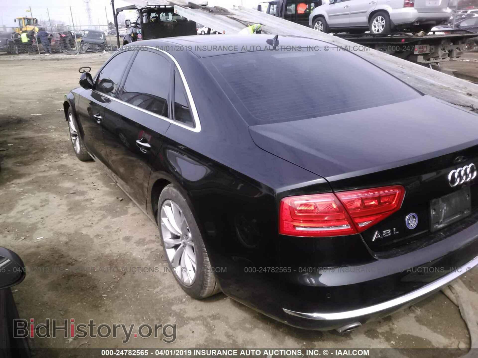 2011 AUDI A8 - VIN: WAURVAFD4BN018092 - Фото 3